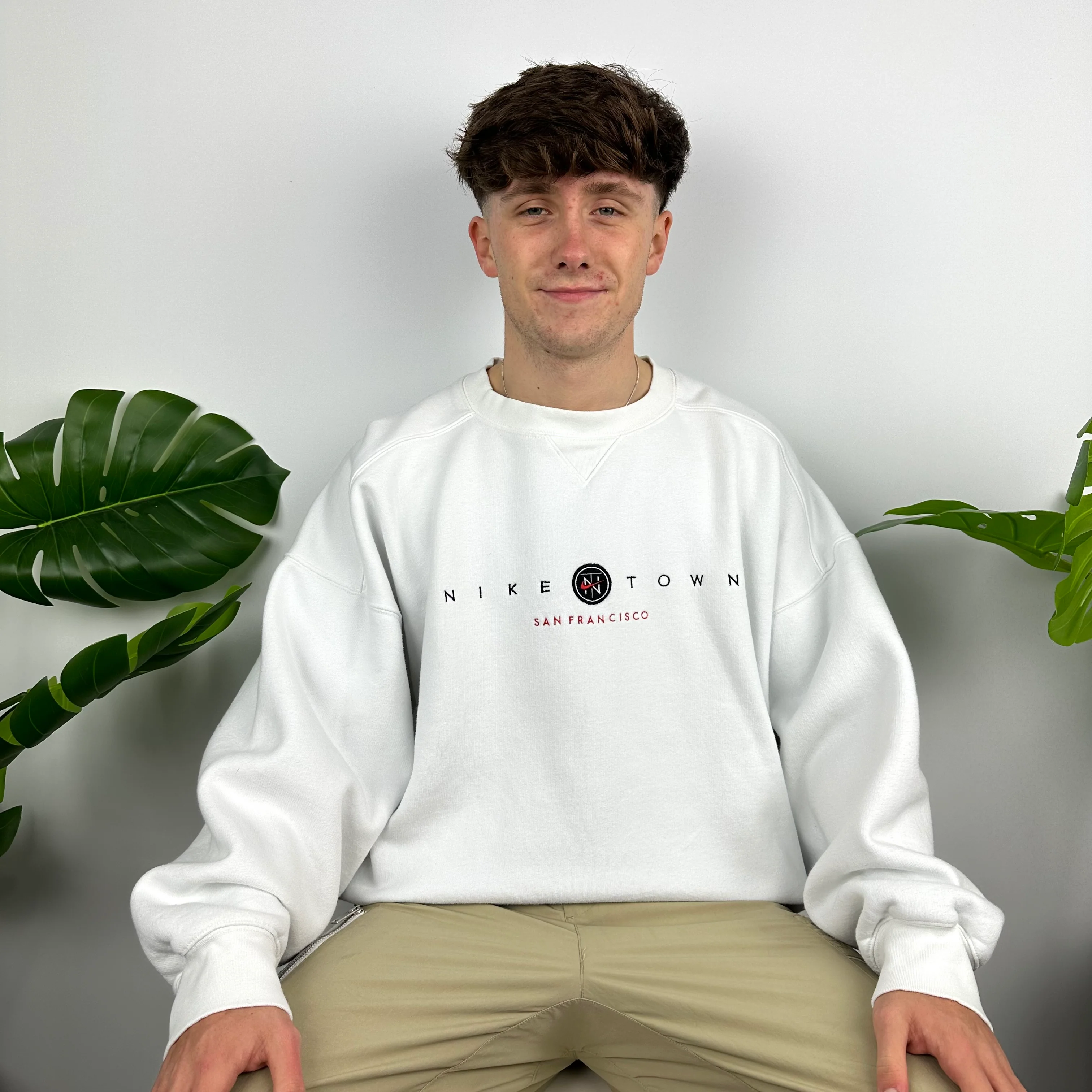 Nike Town San Francisco White Embroidered Spell Out Sweatshirt (XL) - Image 5