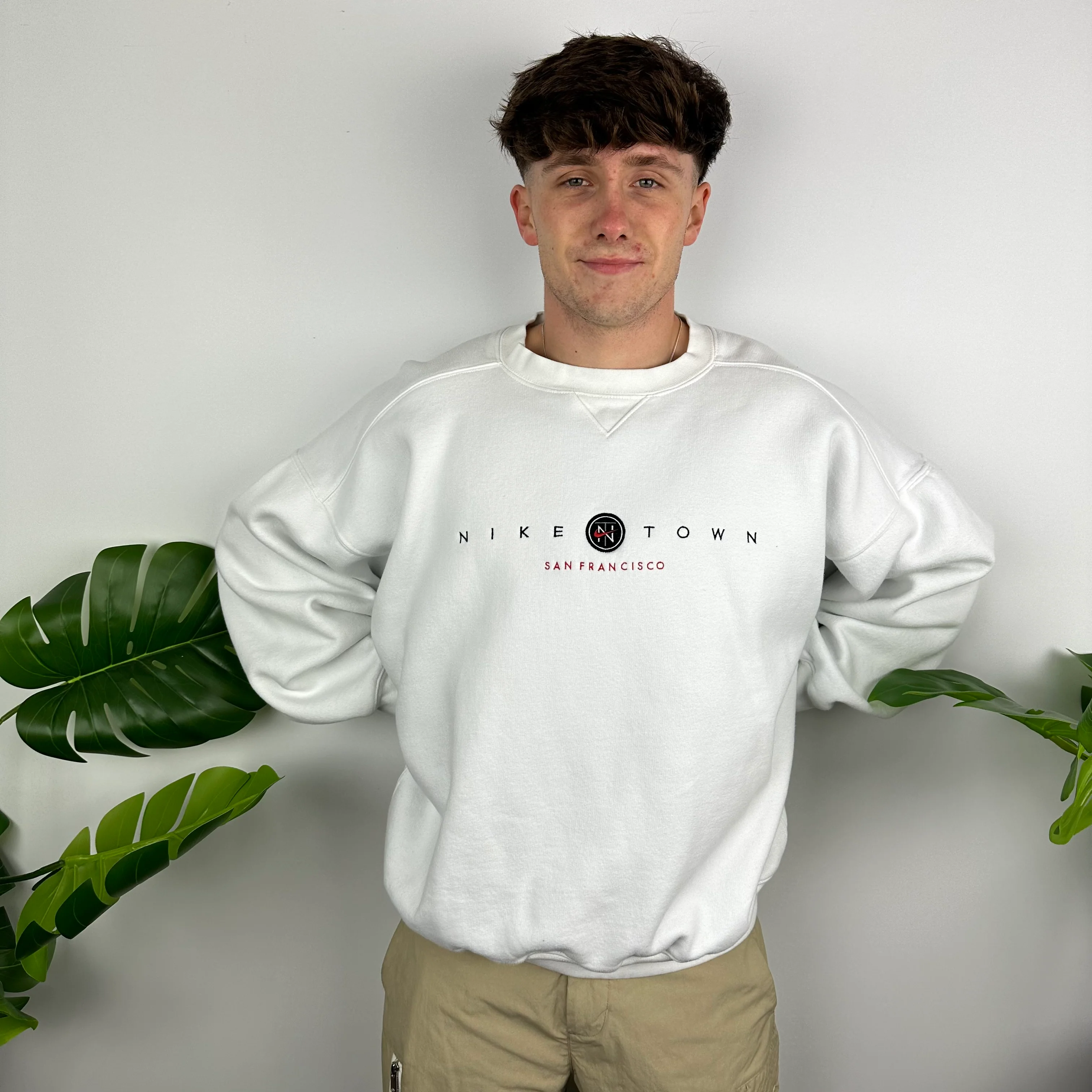 Nike Town San Francisco White Embroidered Spell Out Sweatshirt (XL) - Image 8