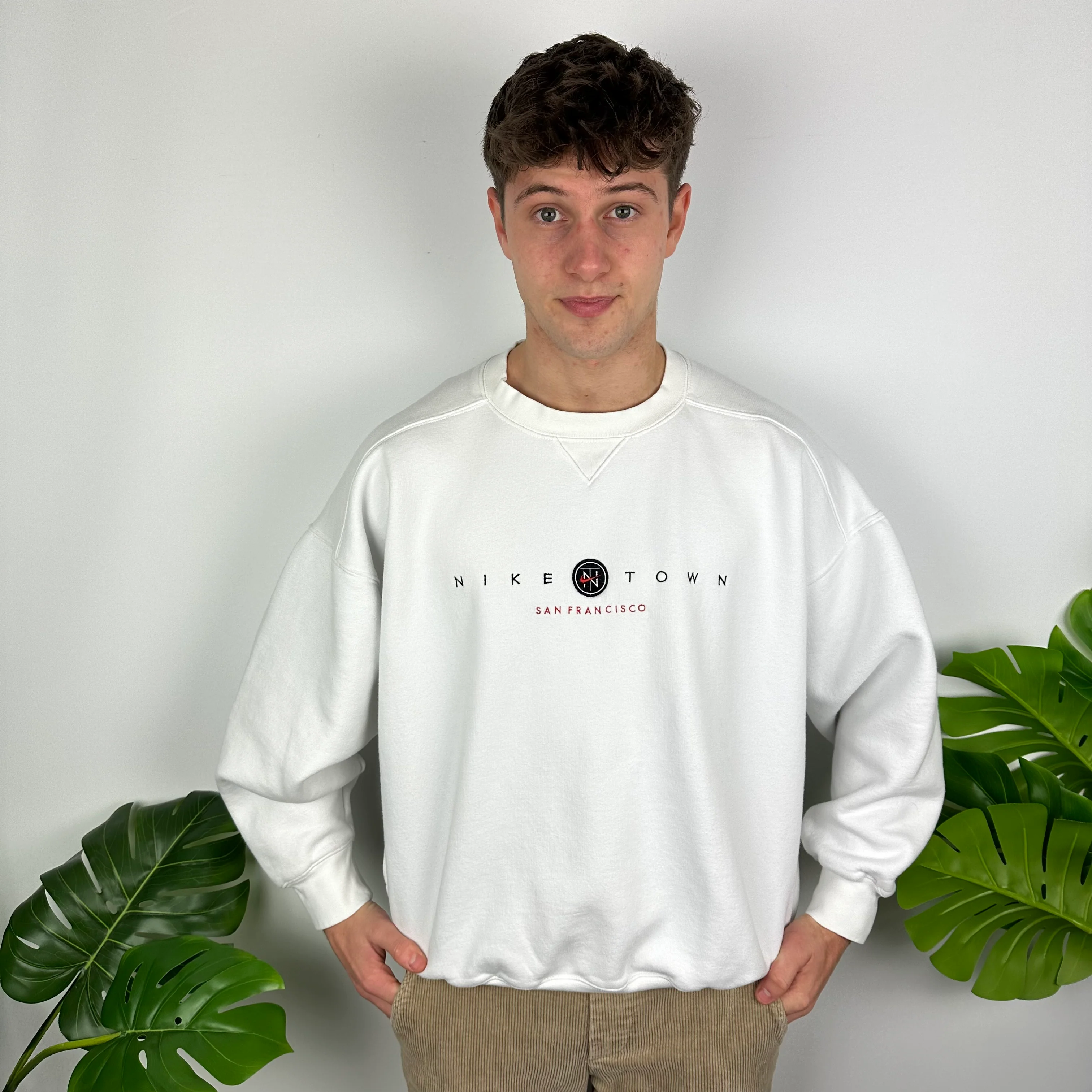 Nike Town San Francisco White Embroidered Spell Out Sweatshirt (XL) - Image 8