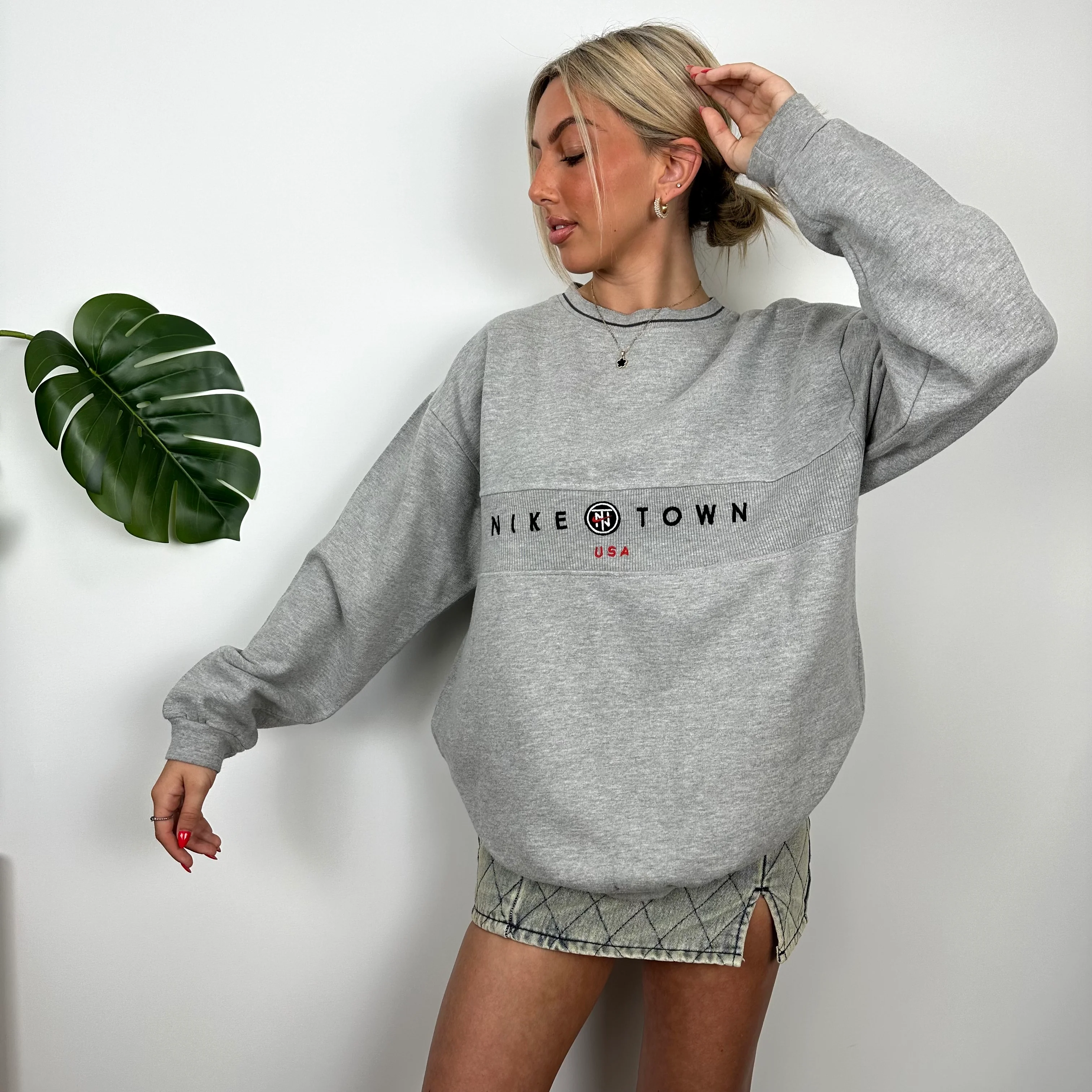 Nike Town USA Grey Embroidered Spell Out Sweatshirt (XL) - Image 2