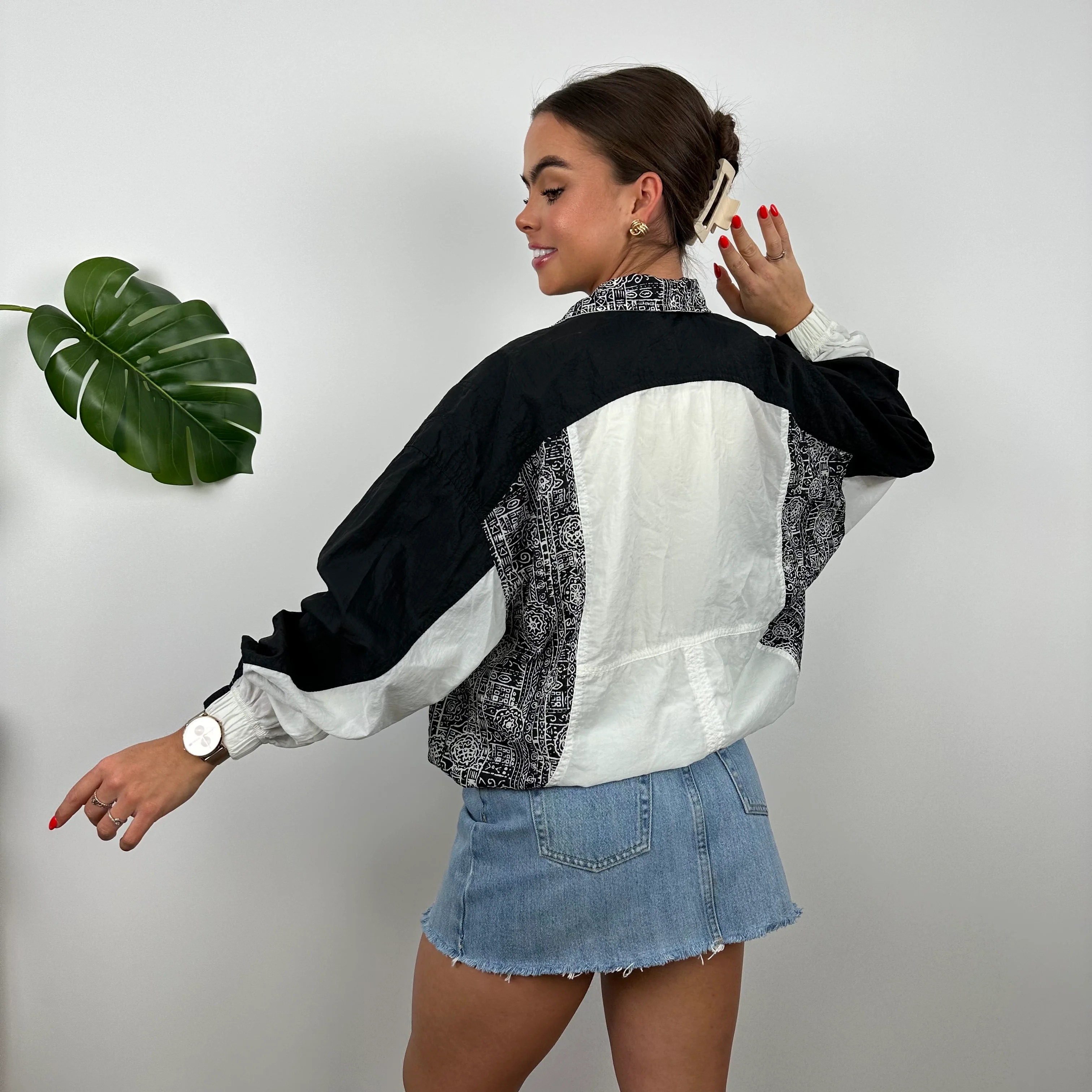 Nike White & Black Embroidered Spell Out Quarter Zip Windbreaker Jacket (M) - Image 4