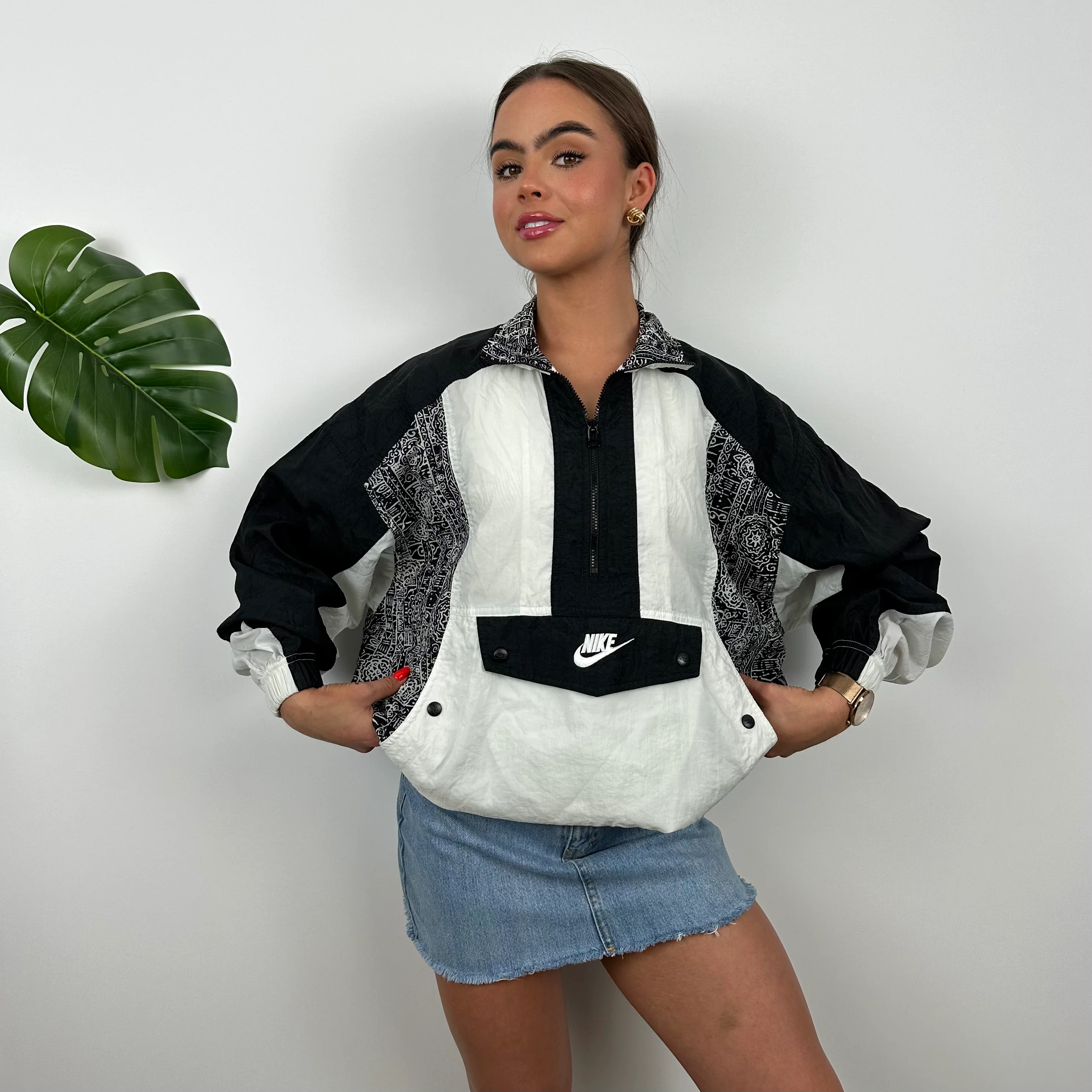 Nike White & Black Embroidered Spell Out Quarter Zip Windbreaker Jacket (M) - Image 5
