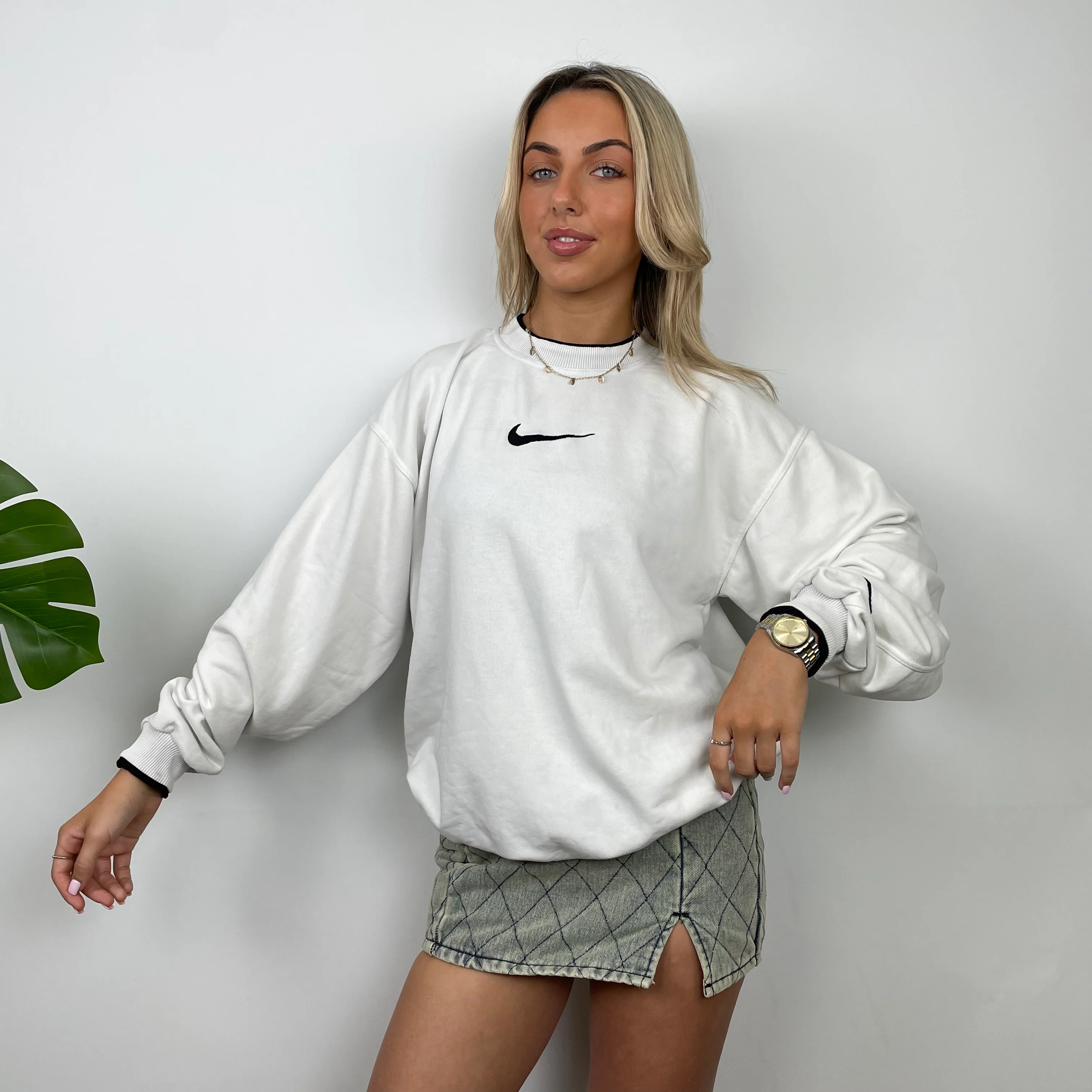 Nike White Embroidered Centre Swoosh Sweatshirt (M) - Image 2