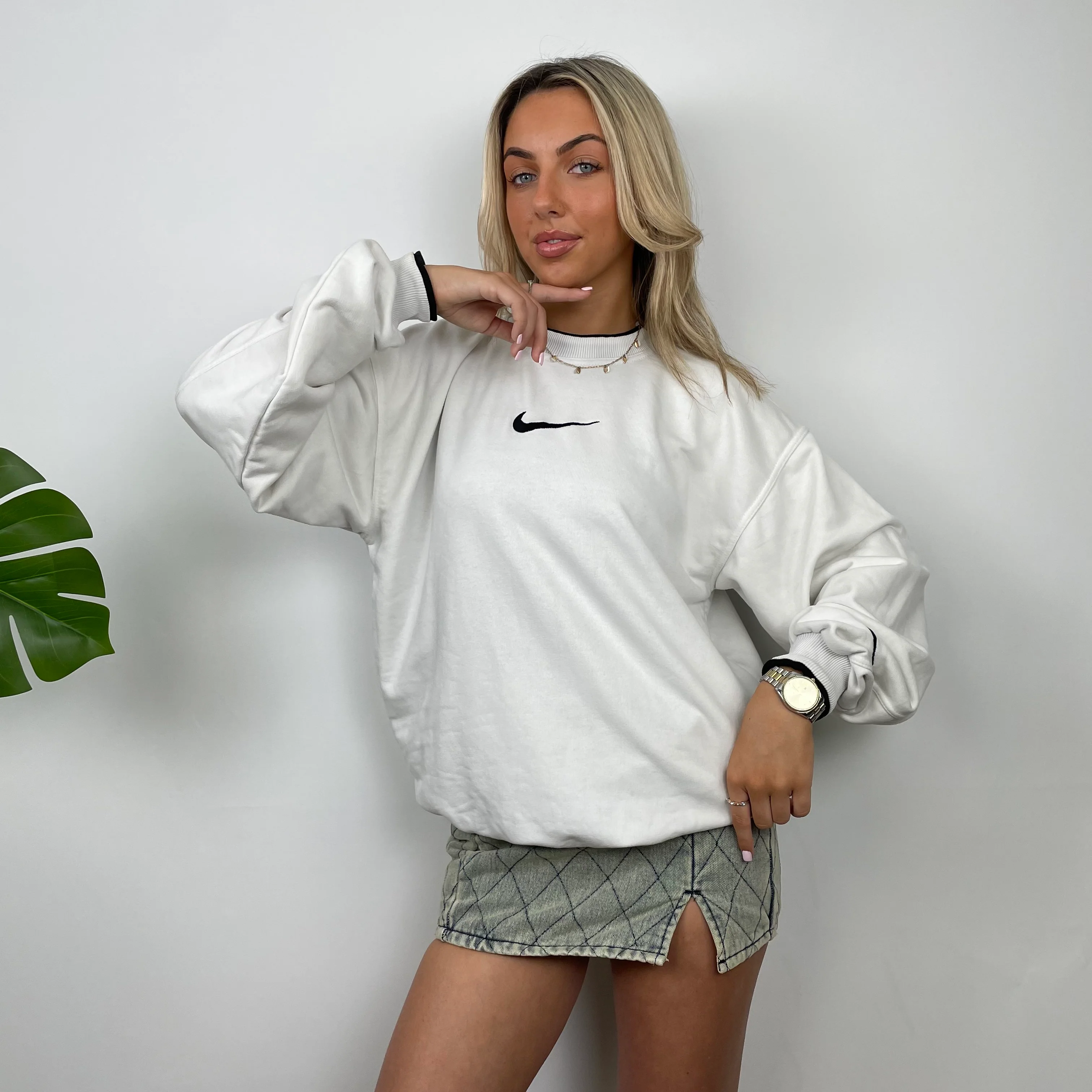 Nike White Embroidered Centre Swoosh Sweatshirt (M) - Image 5