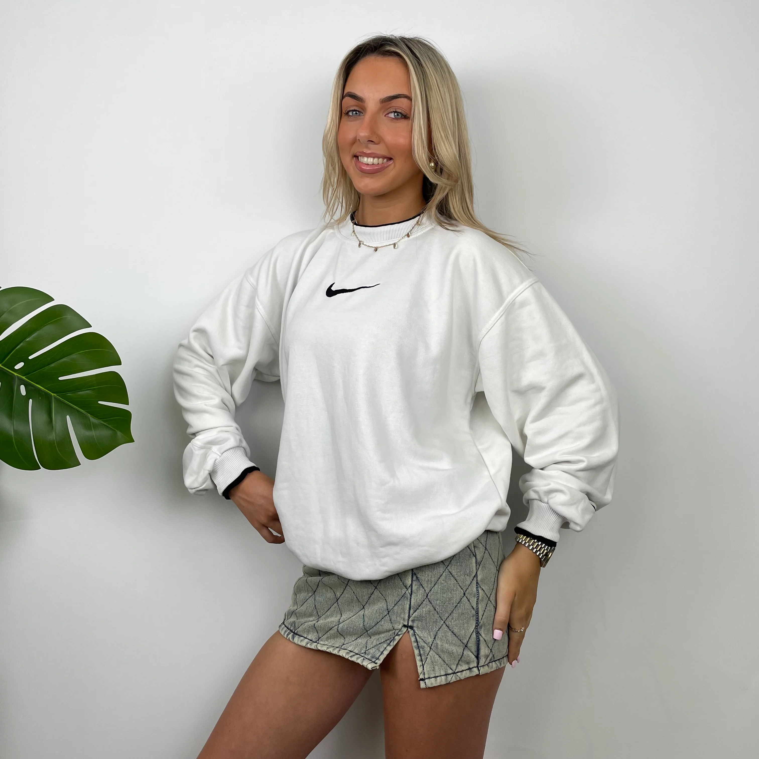 Nike White Embroidered Centre Swoosh Sweatshirt (M) - Image 6