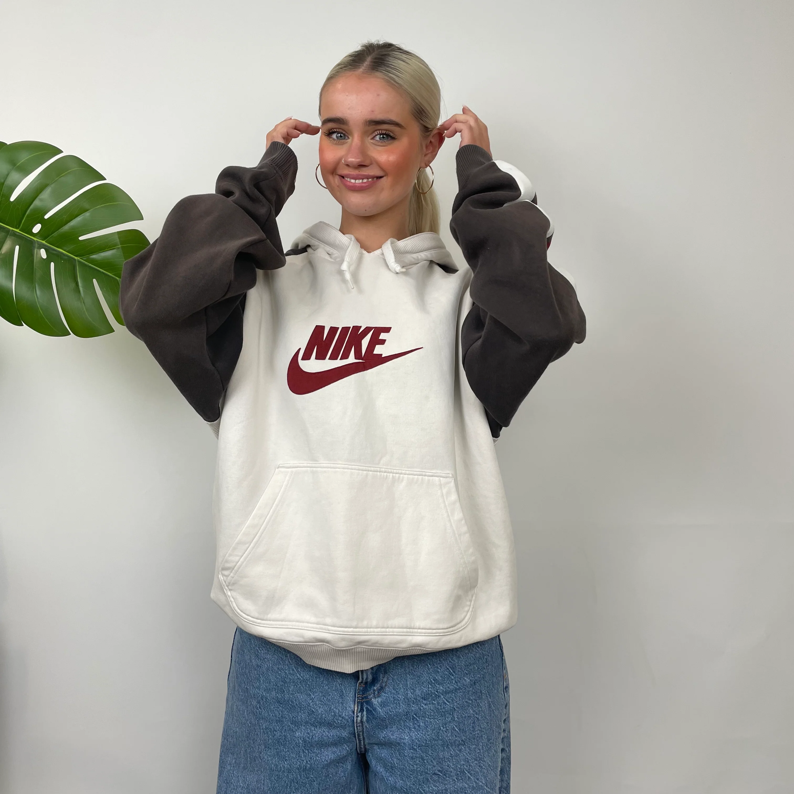 Nike White Embroidered Spell Out Hoodie (M) - Image 2