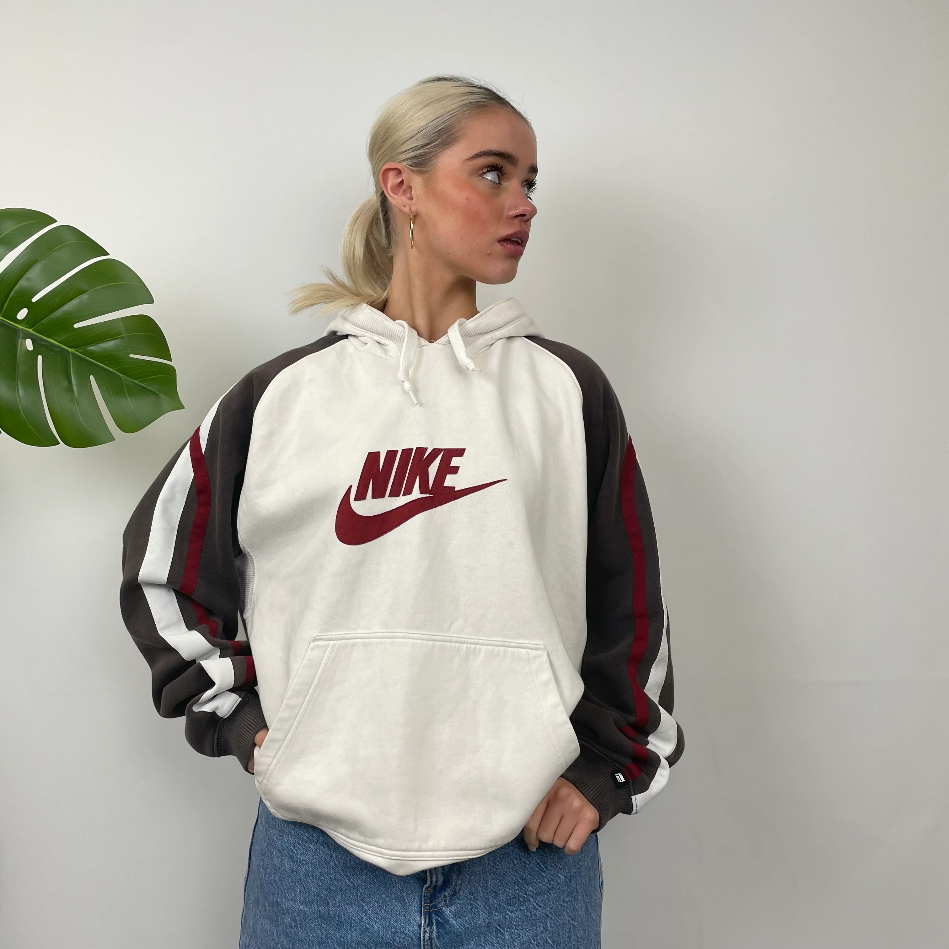 Nike White Embroidered Spell Out Hoodie (M) - Image 3