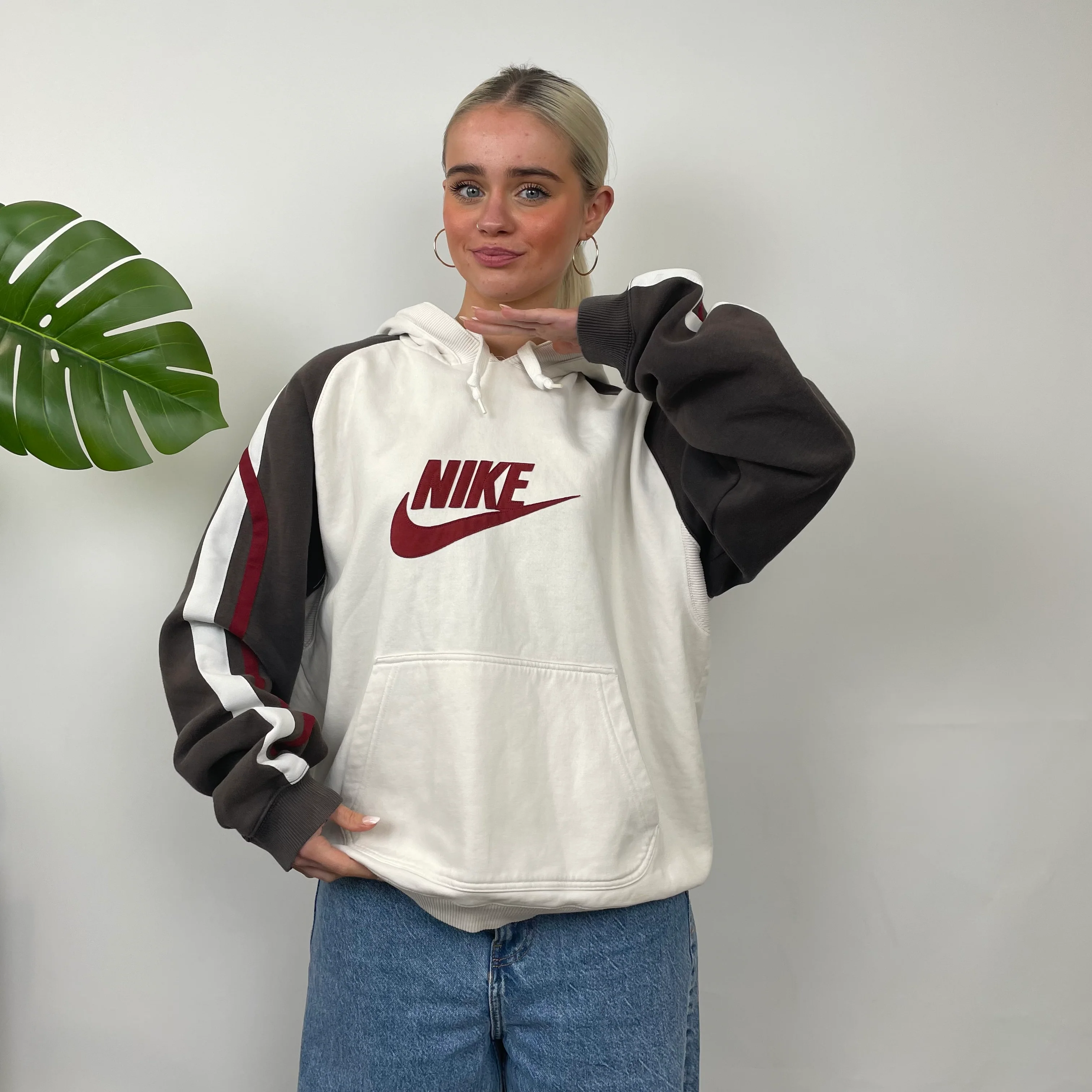 Nike White Embroidered Spell Out Hoodie (M) - Image 4