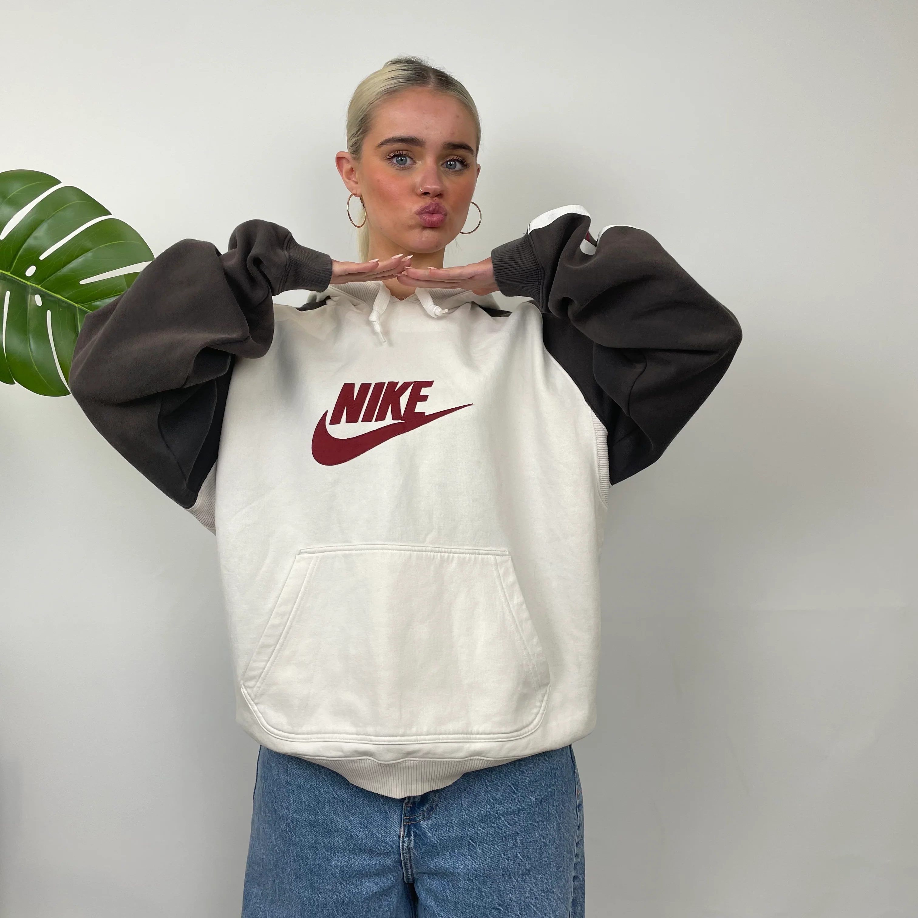Nike White Embroidered Spell Out Hoodie (M) - Image 6