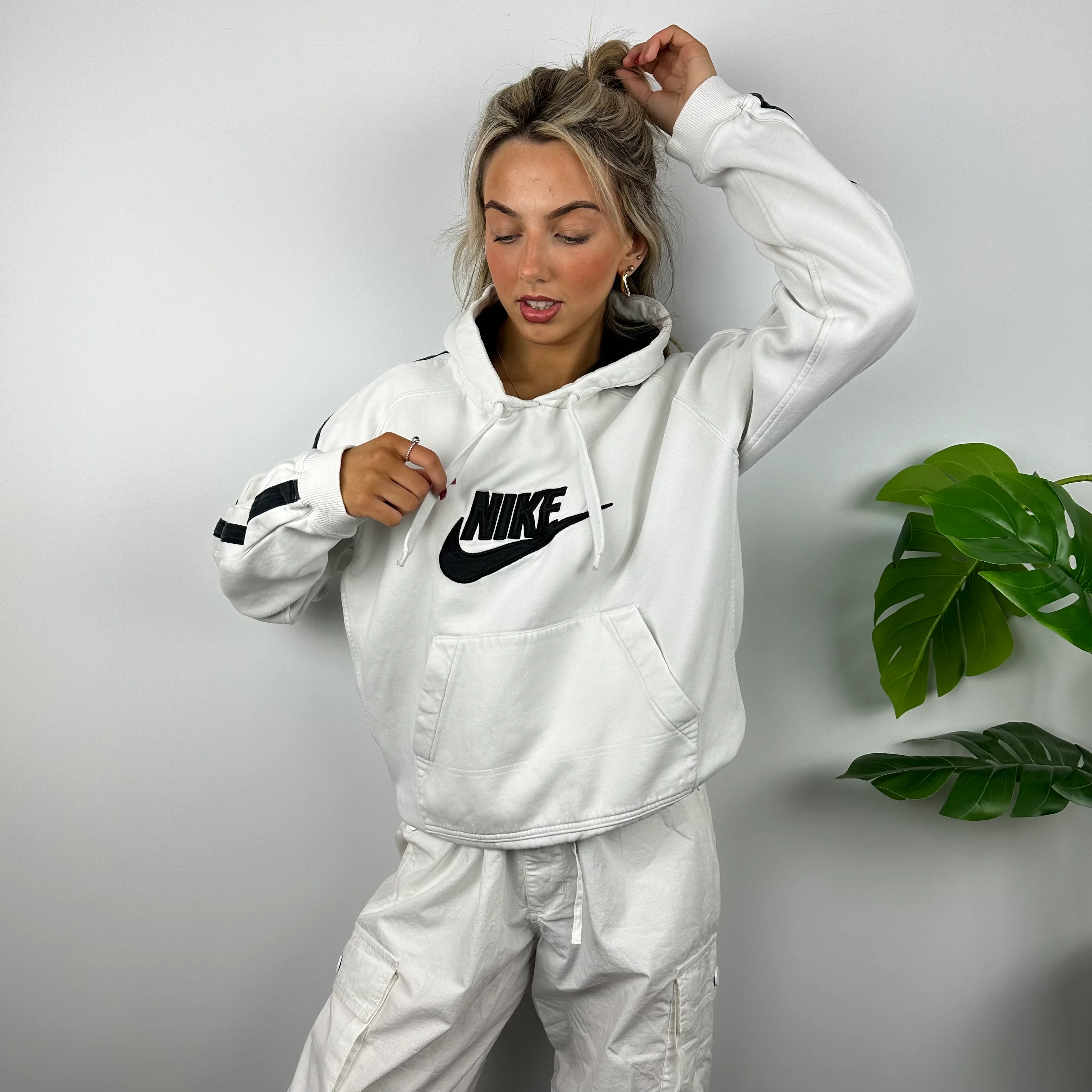 Nike White Embroidered Spell Out Hoodie (M) - Image 5