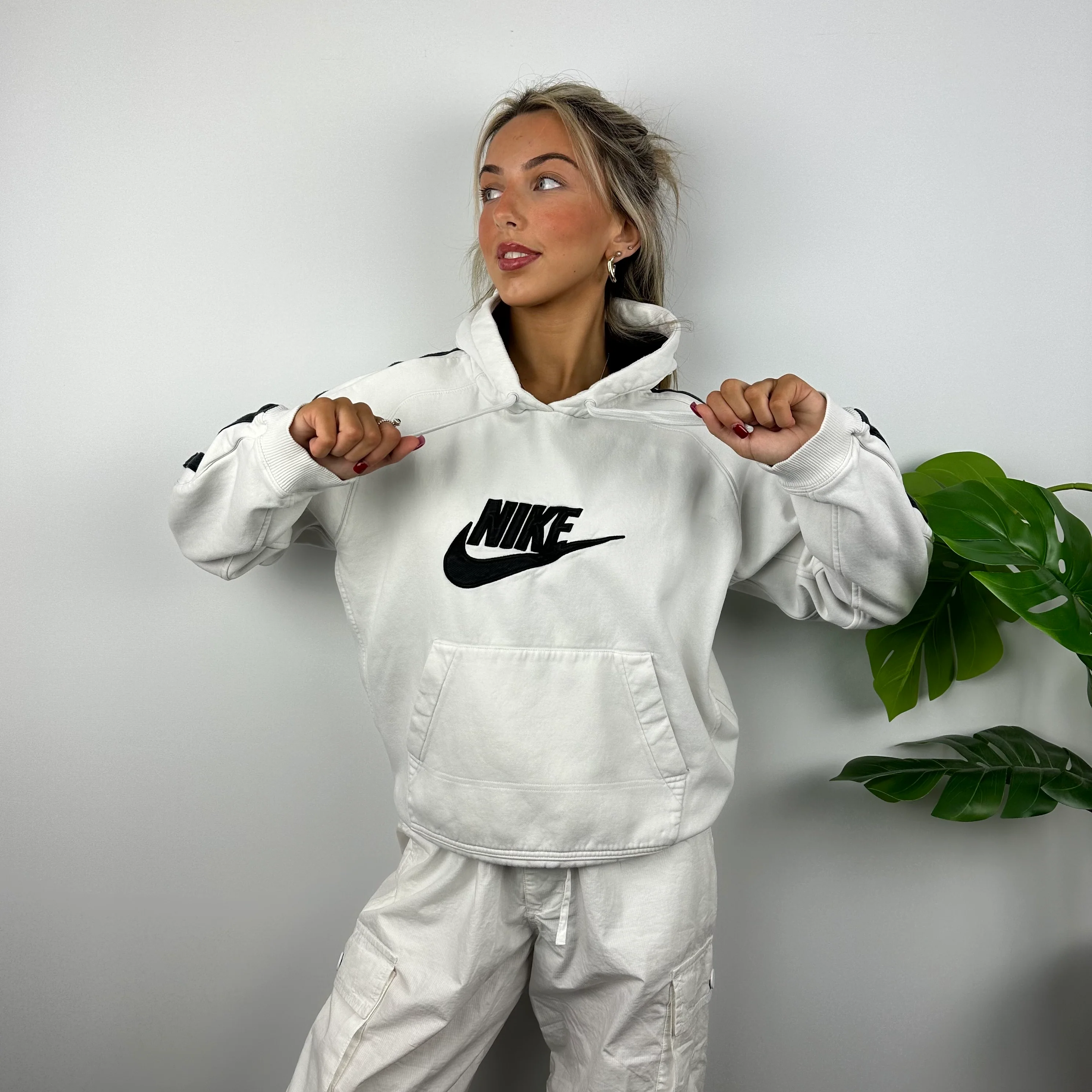 Nike White Embroidered Spell Out Hoodie (M) - Image 7