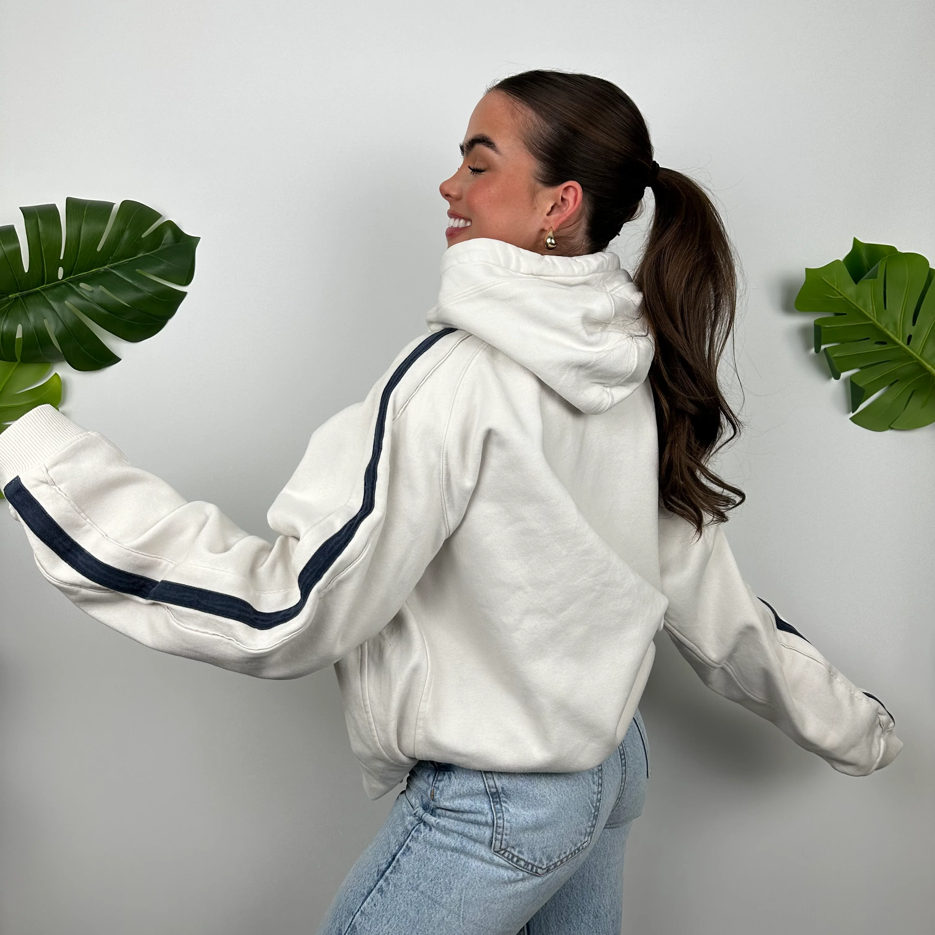 Nike White Embroidered Spell Out Hoodie (L) - Image 6