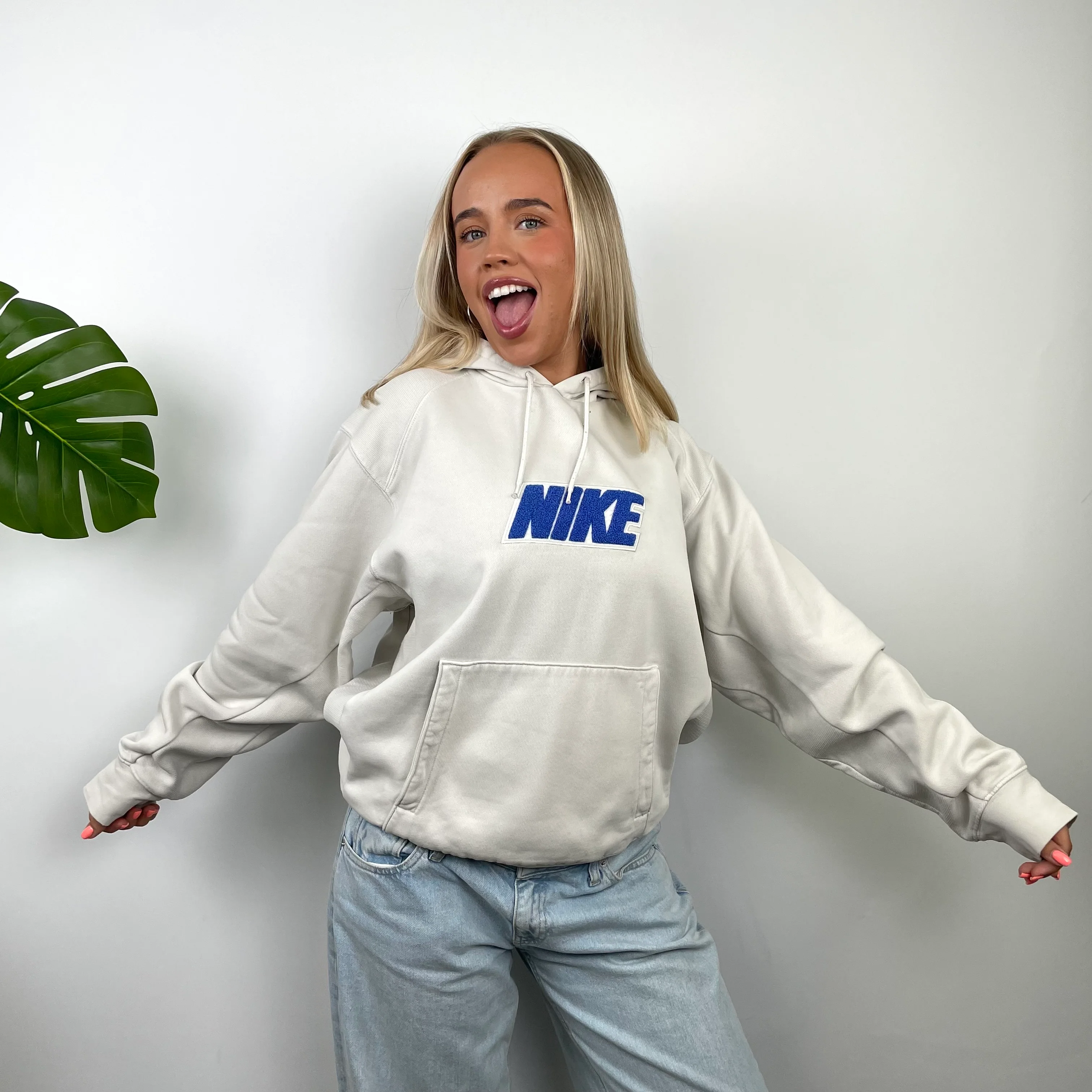 Nike White Embroidered Spell Out Hoodie (M) - Image 3
