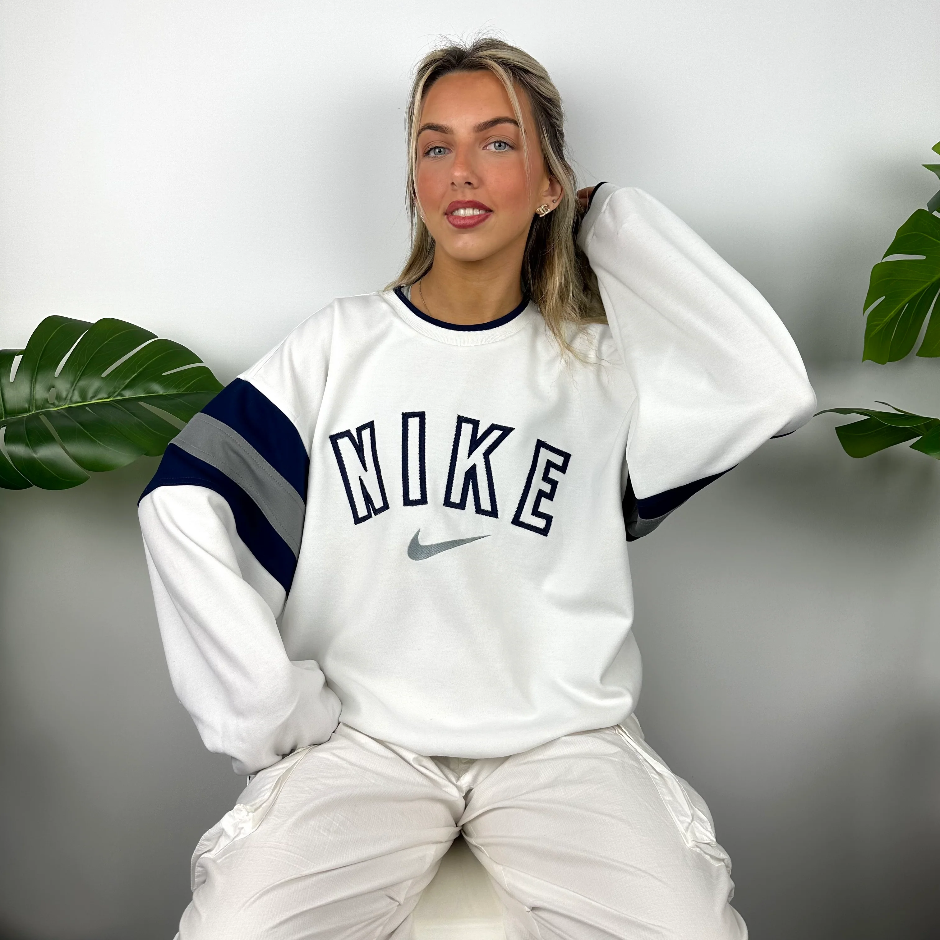 Nike White Embroidered Spell Out Sweatshirt (L) - Image 7