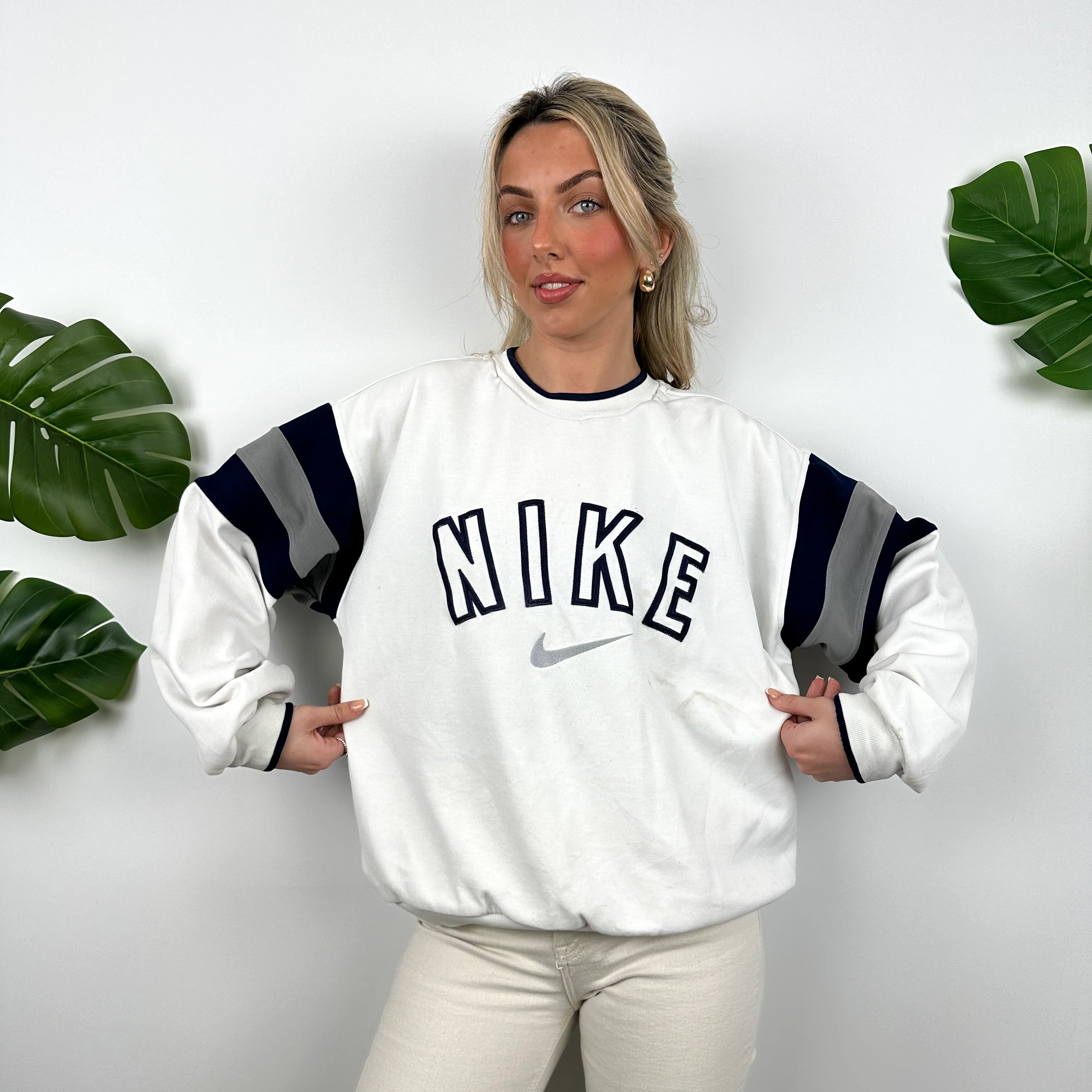 Nike White Embroidered Spell Out Sweatshirt (M) - Image 2