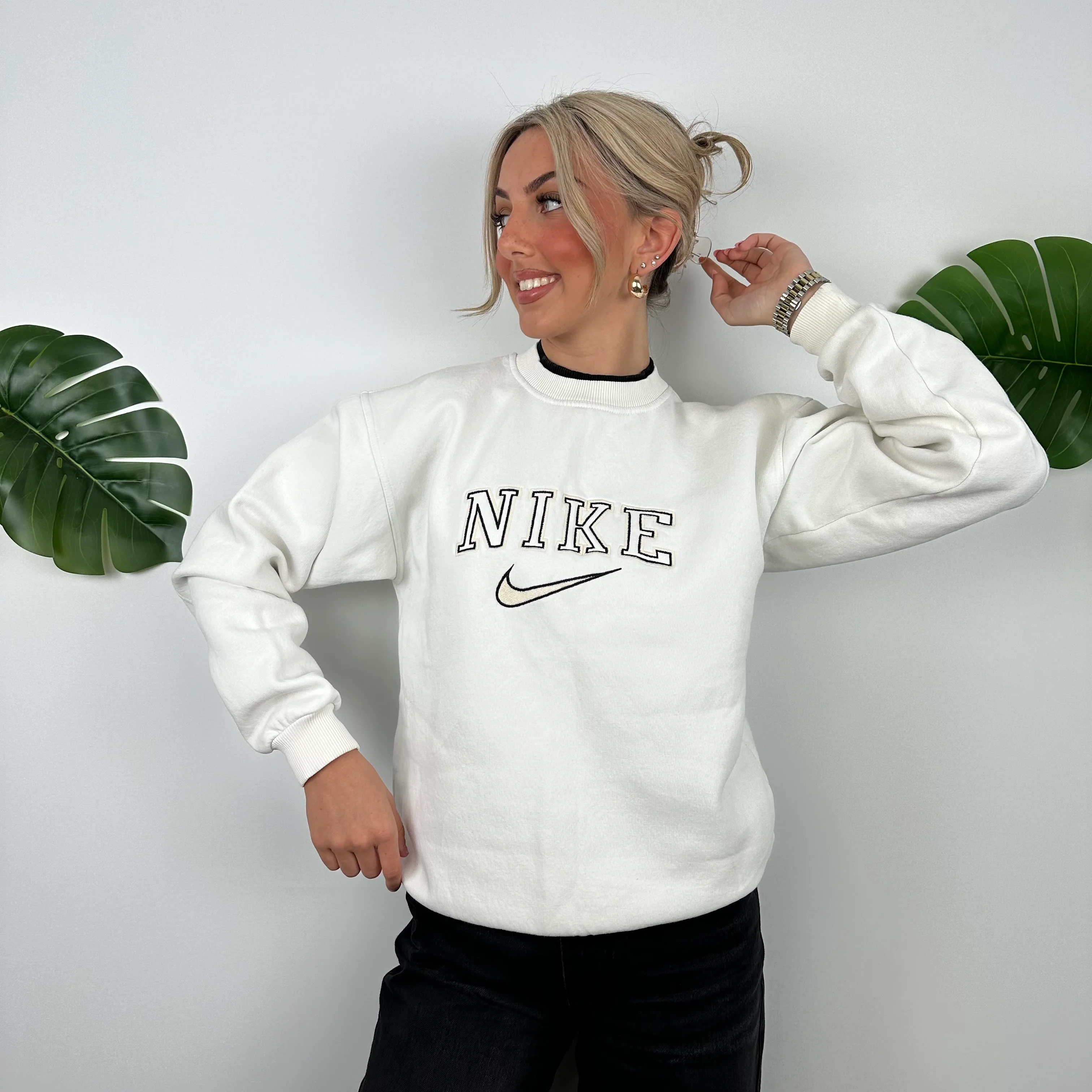Nike White Embroidered Spell Out Sweatshirt (M) - Image 2