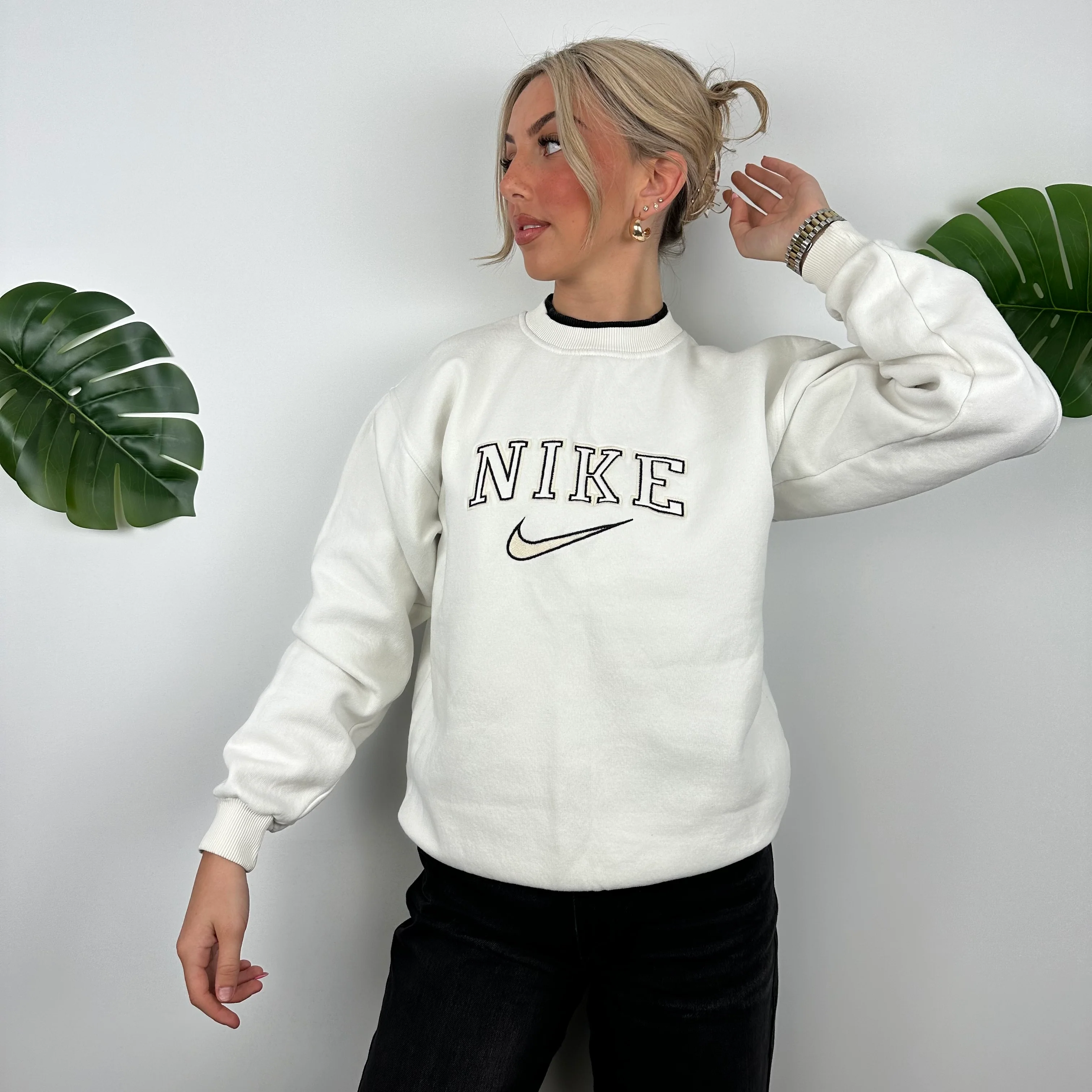 Nike White Embroidered Spell Out Sweatshirt (M) - Image 3