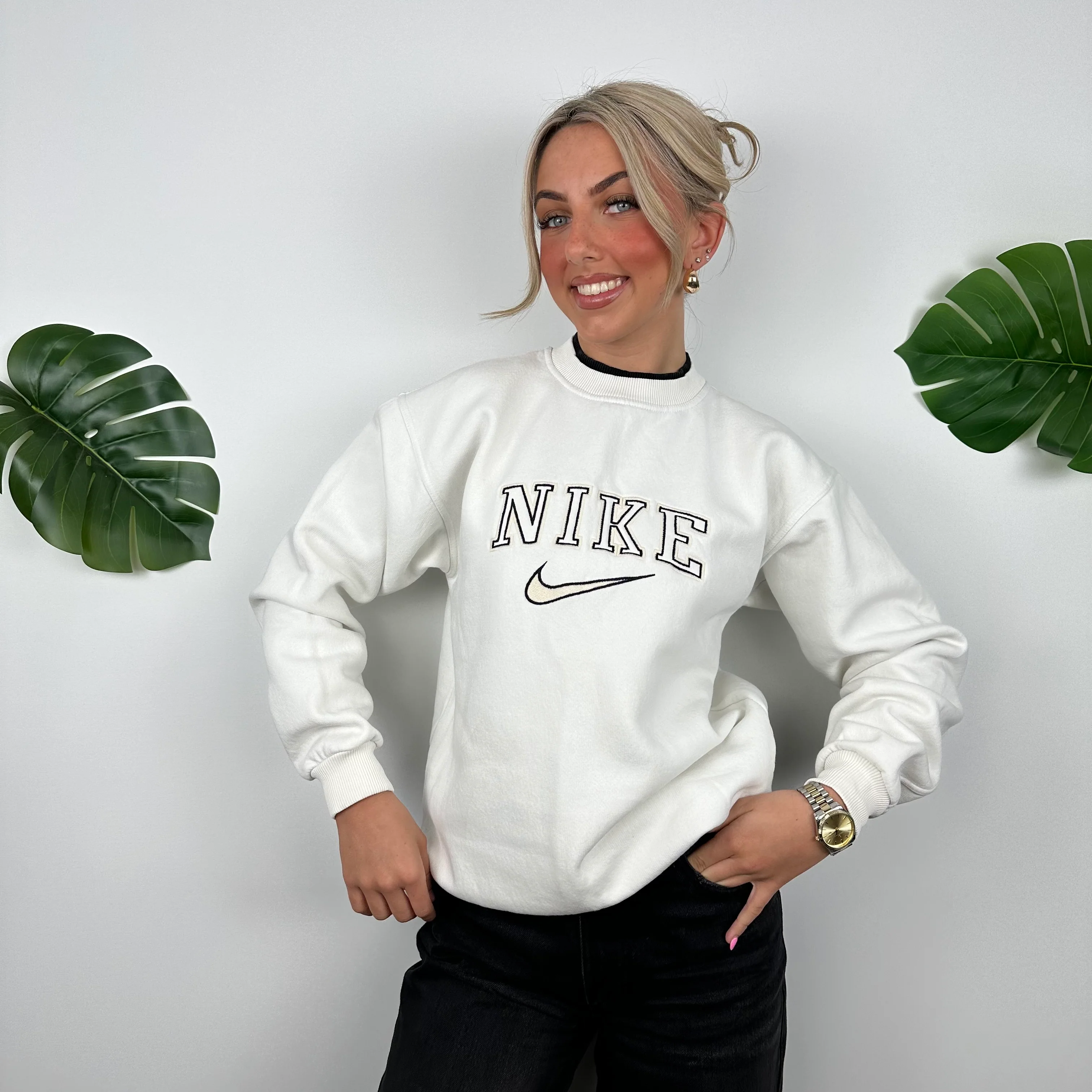 Nike White Embroidered Spell Out Sweatshirt (M) - Image 4