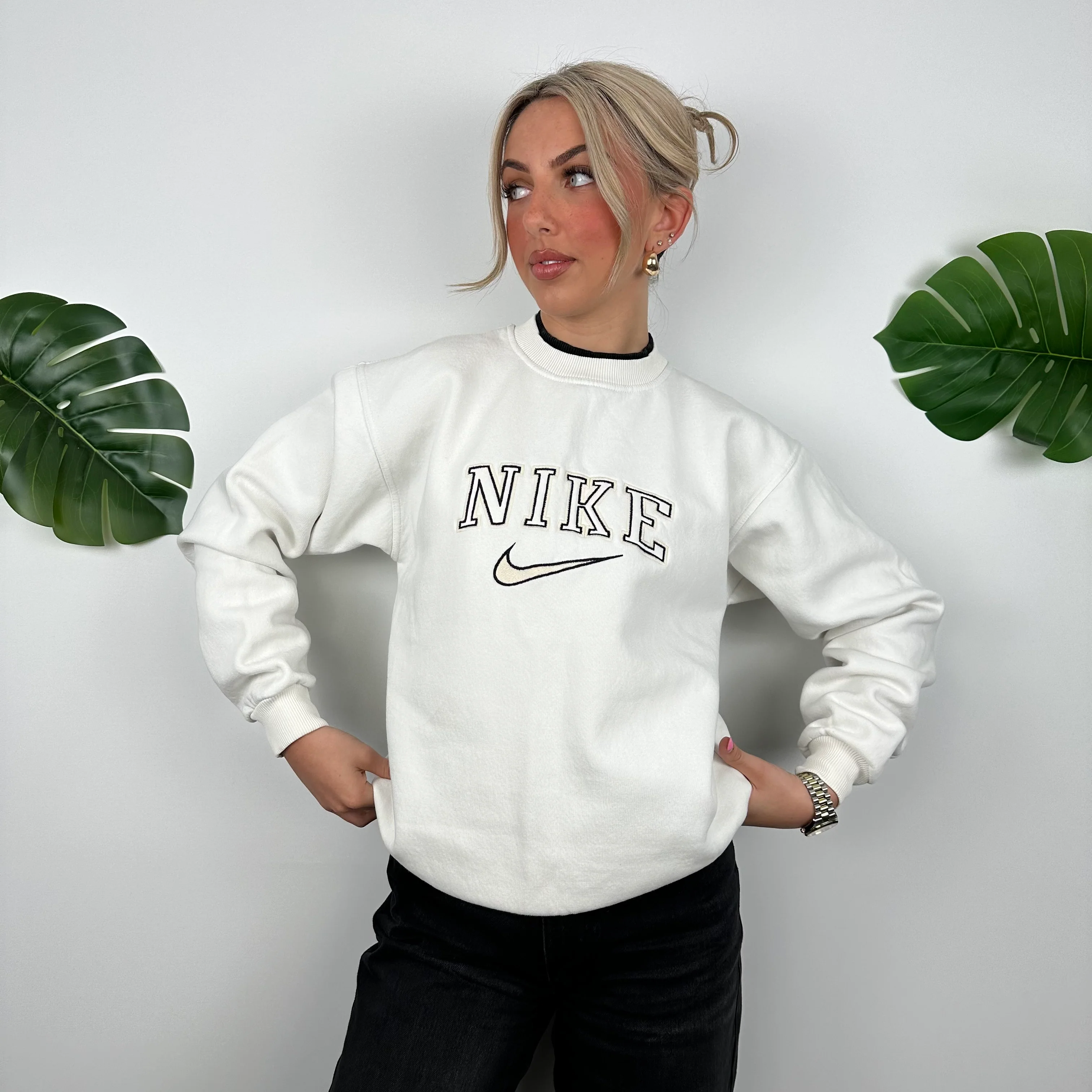 Nike White Embroidered Spell Out Sweatshirt (M) - Image 5
