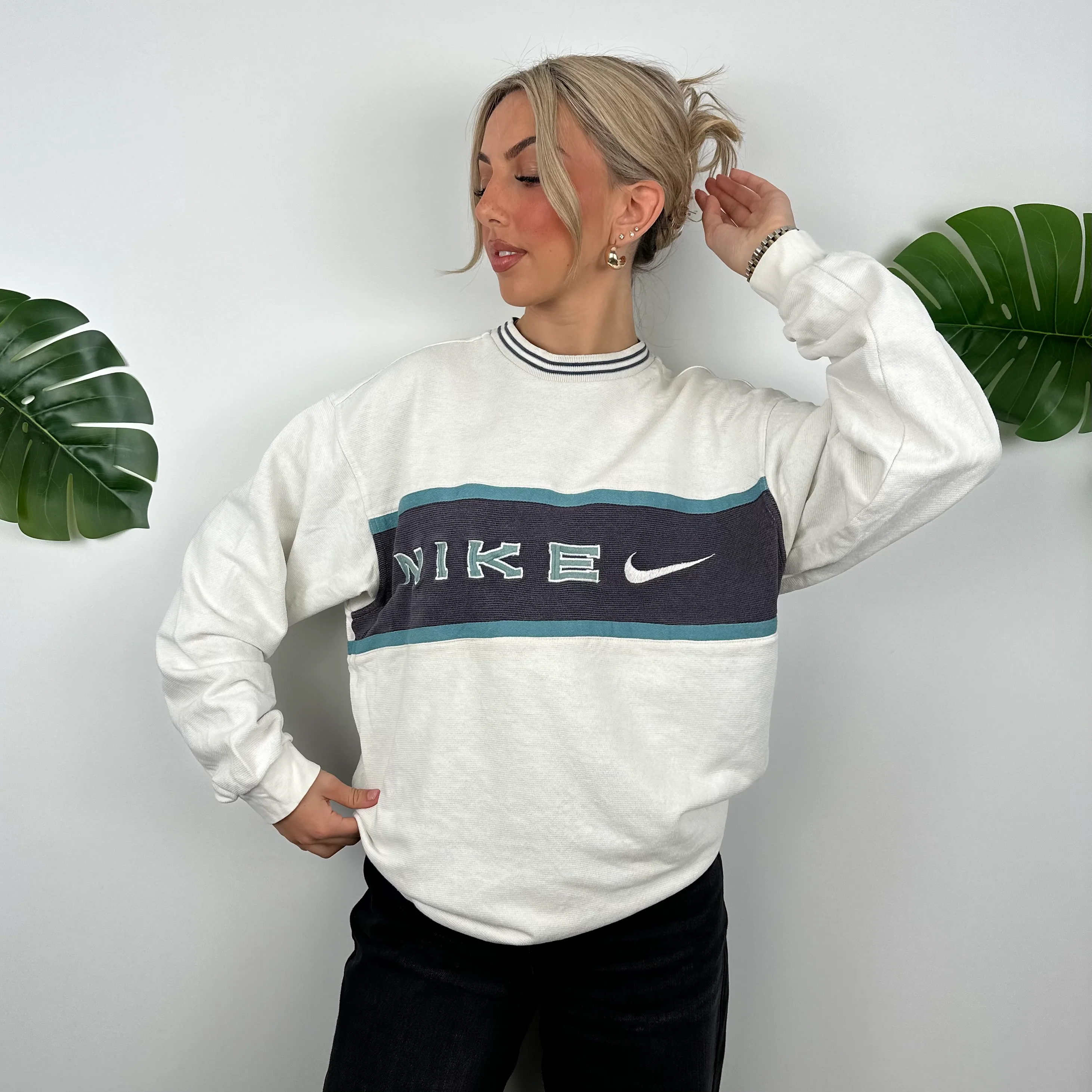 Nike White Embroidered Spell Out Sweatshirt (L) - Image 2