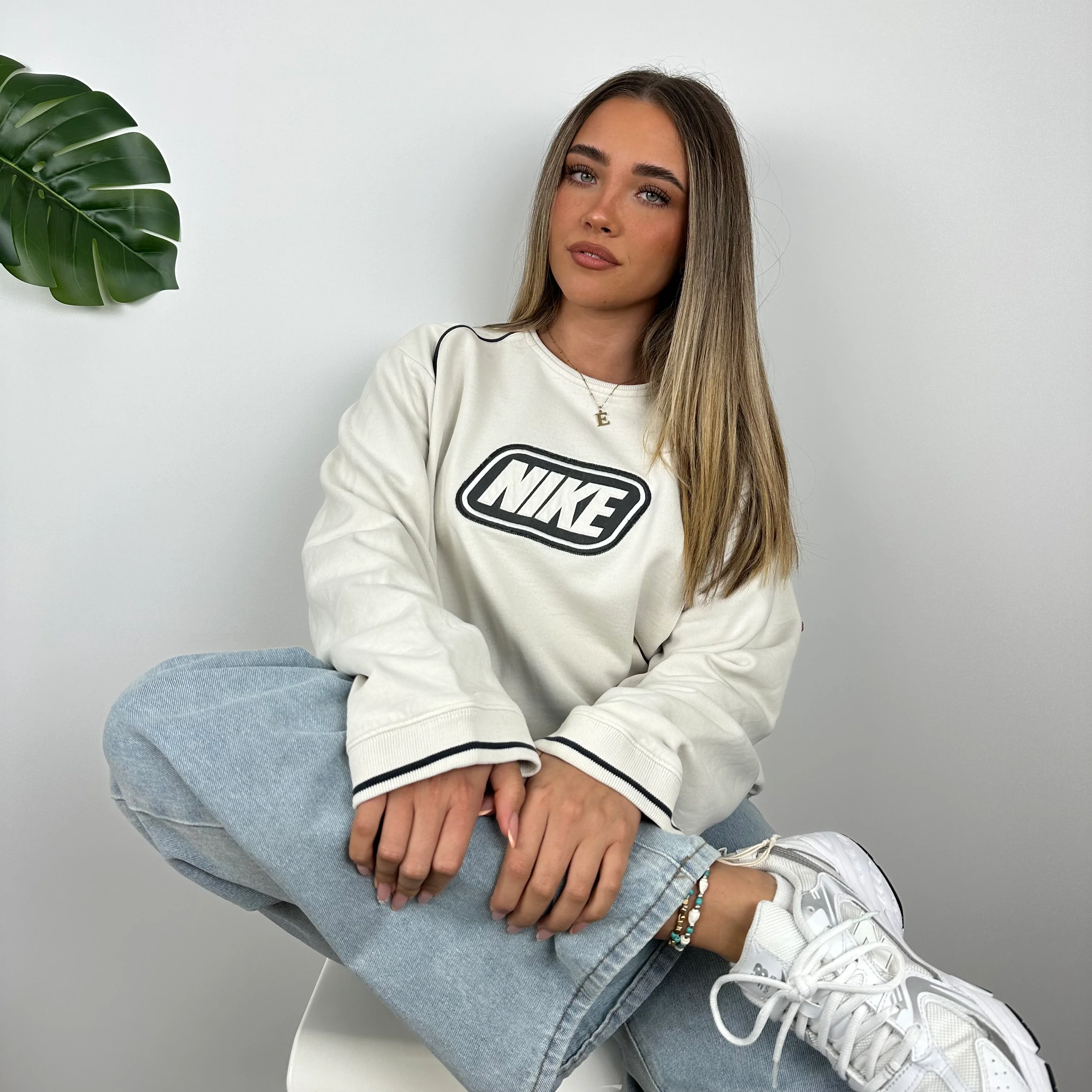 Nike RARE White Embroidered Spell Out Sweatshirt as worn by Molly Mae Hague (M) - Image 2