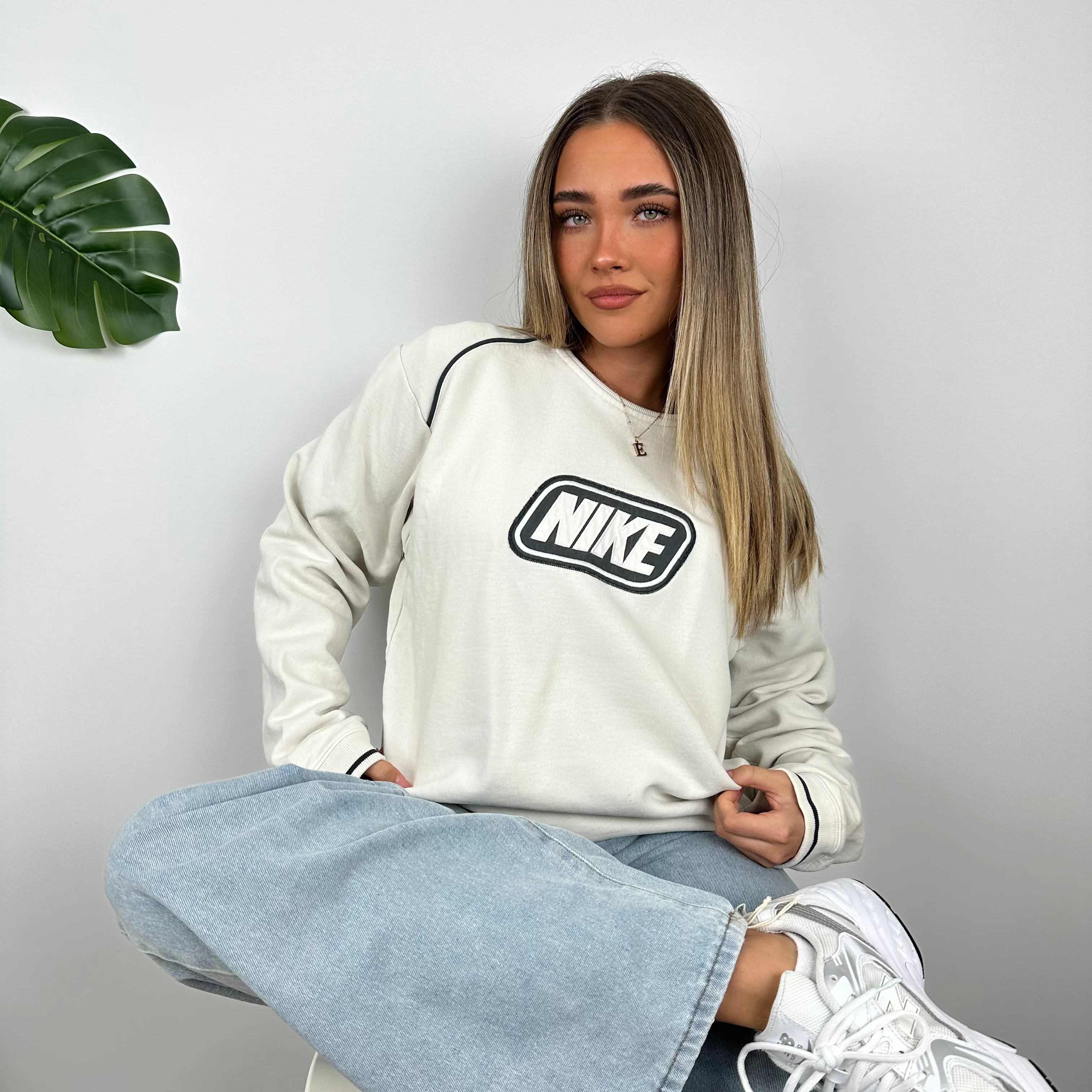 Nike RARE White Embroidered Spell Out Sweatshirt as worn by Molly Mae Hague (M) - Image 5