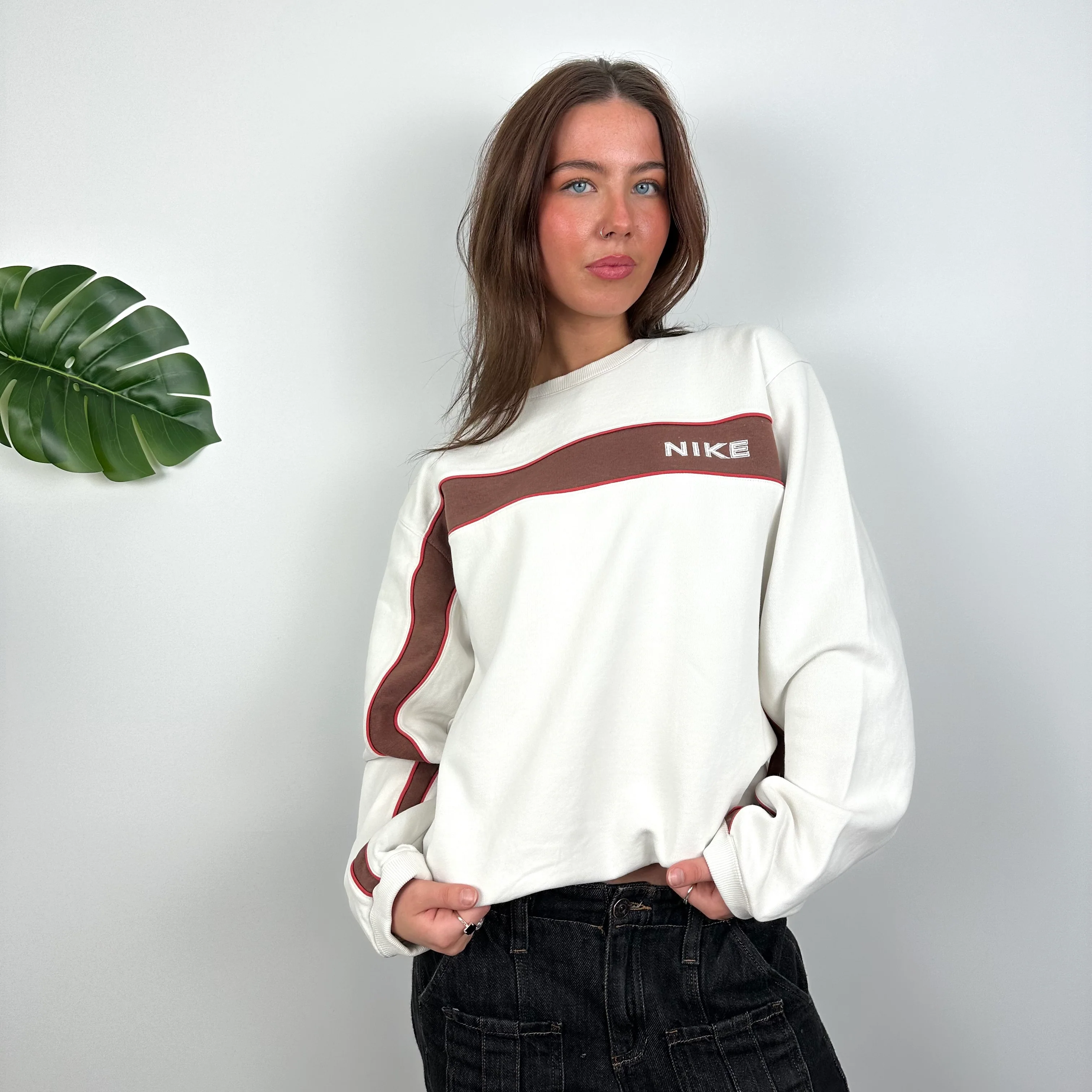 Nike White Embroidered Spell Out Sweatshirt (M) - Image 4