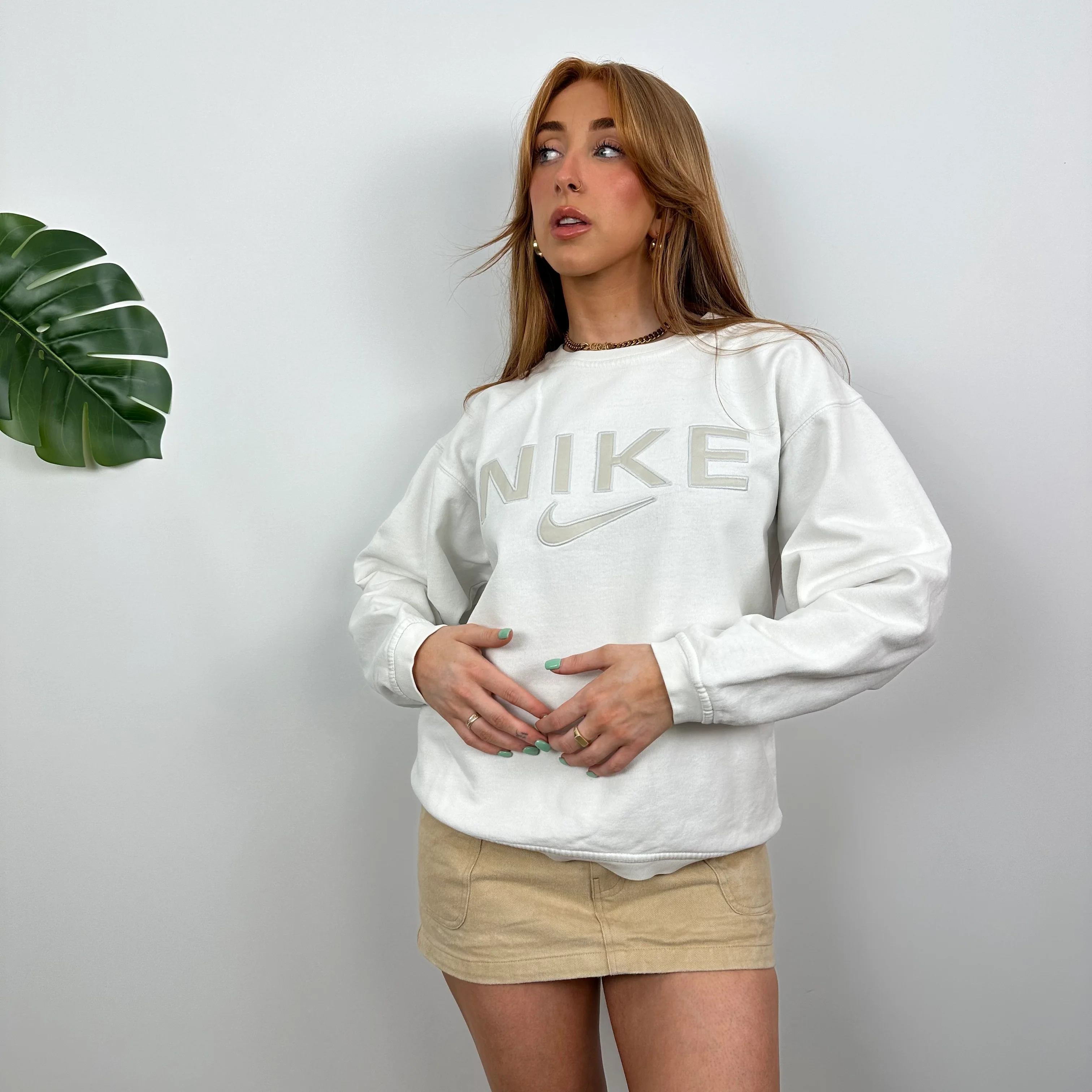 Nike White Embroidered Spell Out Sweatshirt (M) - Image 5