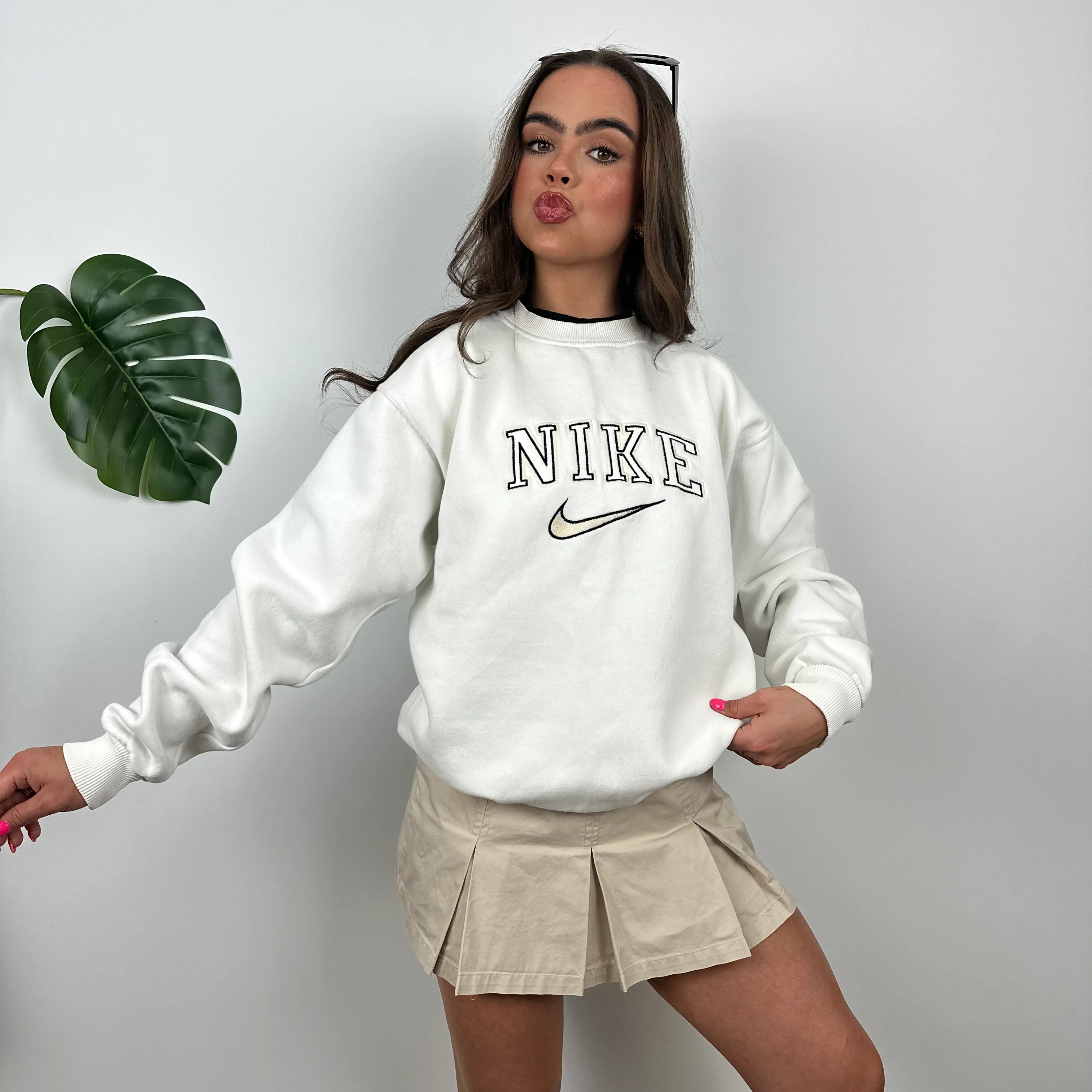 Nike White Embroidered Spell Out Sweatshirt (M) - Image 2