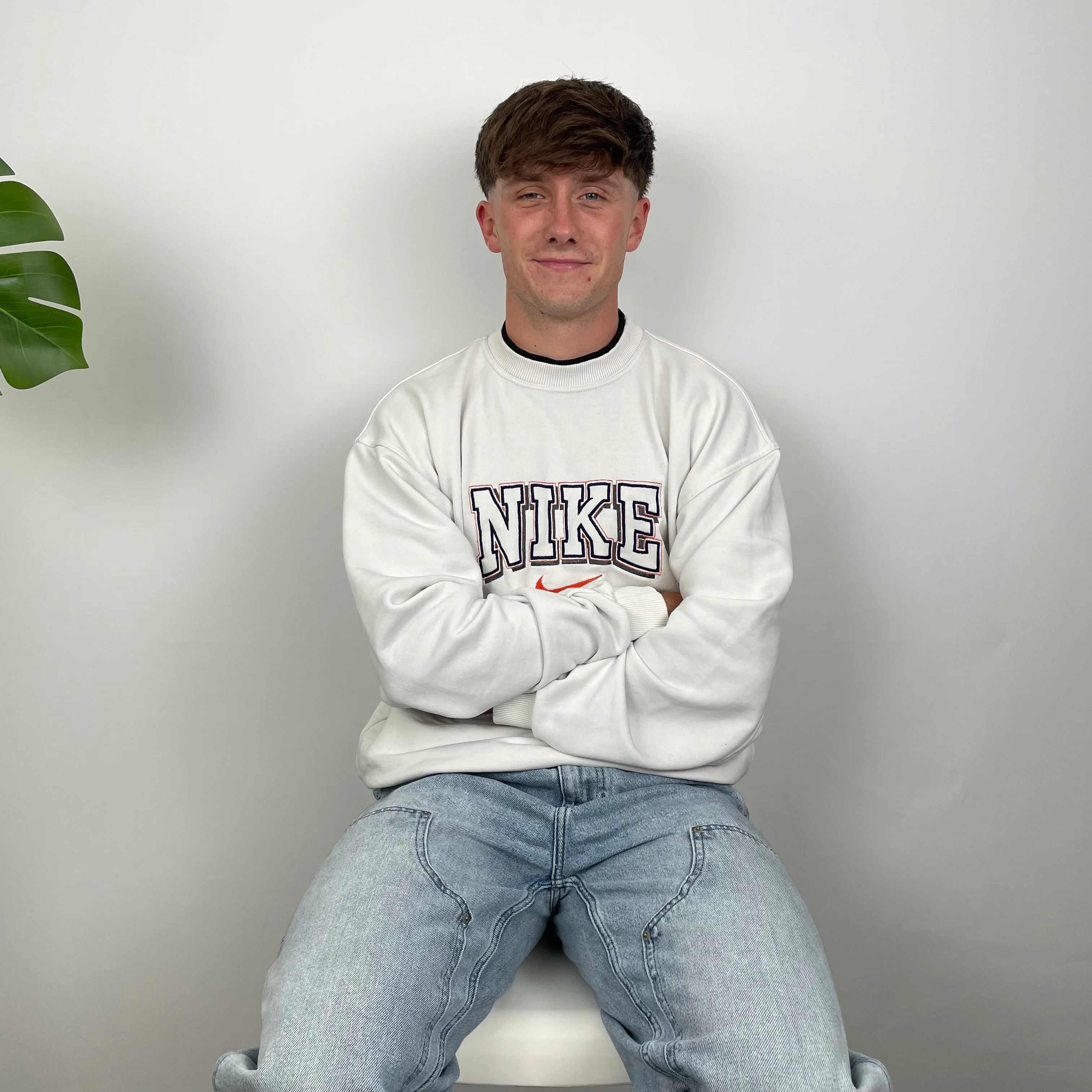 Nike White Embroidered Spell Out Sweatshirt (M) - Image 7