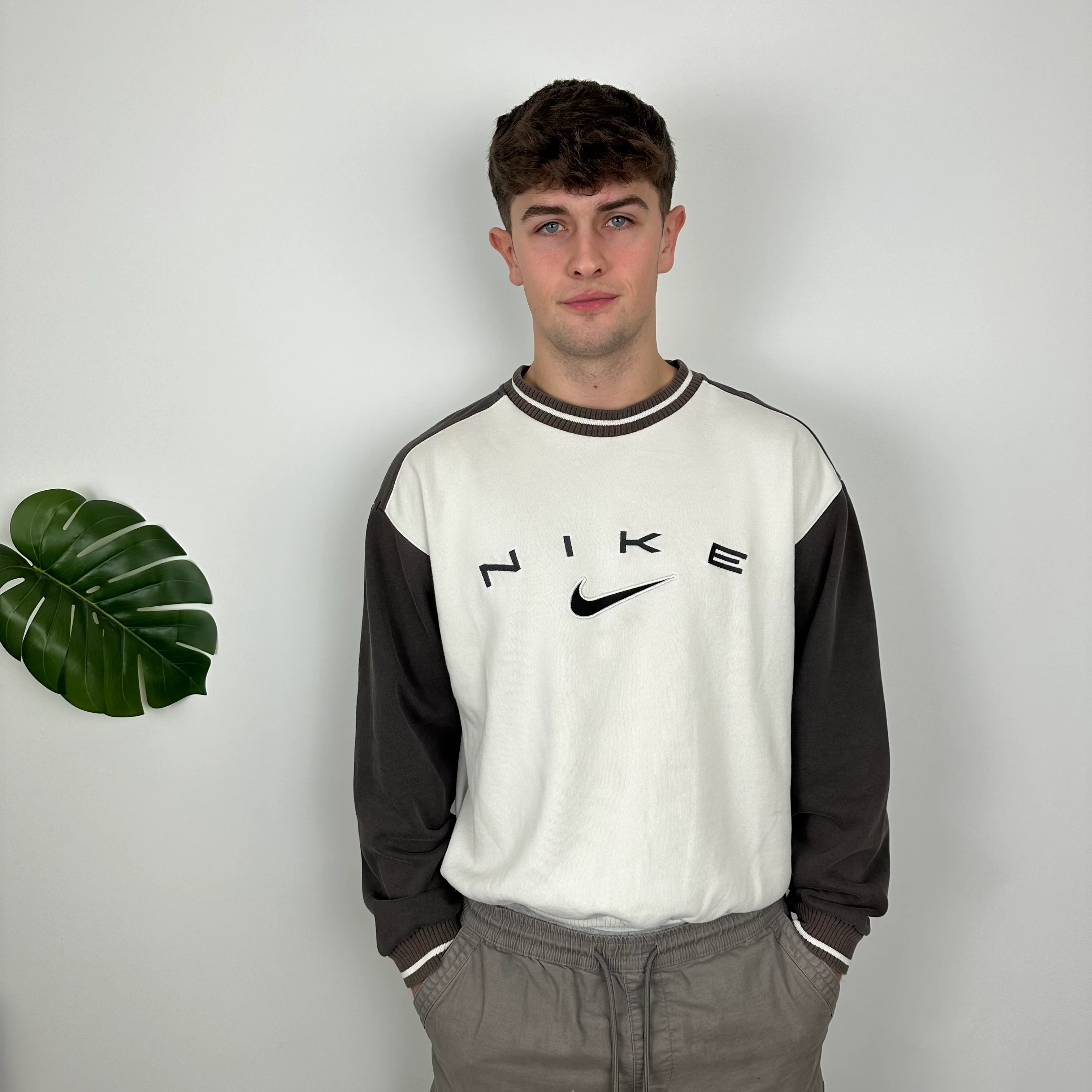 Nike Cream Embroidered Spell Out Sweatshirt (M) - Image 3