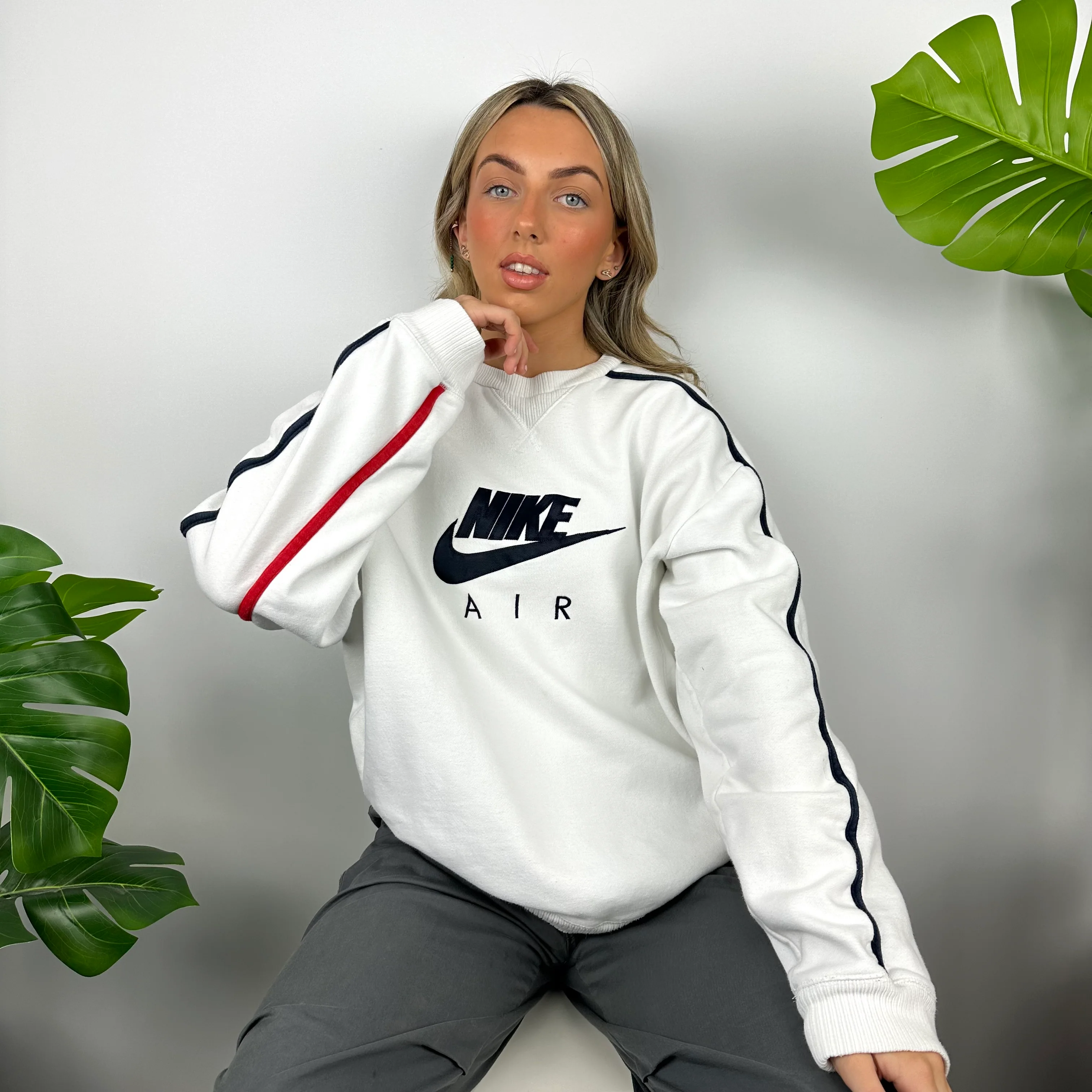 Nike White Embroidered Spell Out Sweatshirt (XL) - Image 3