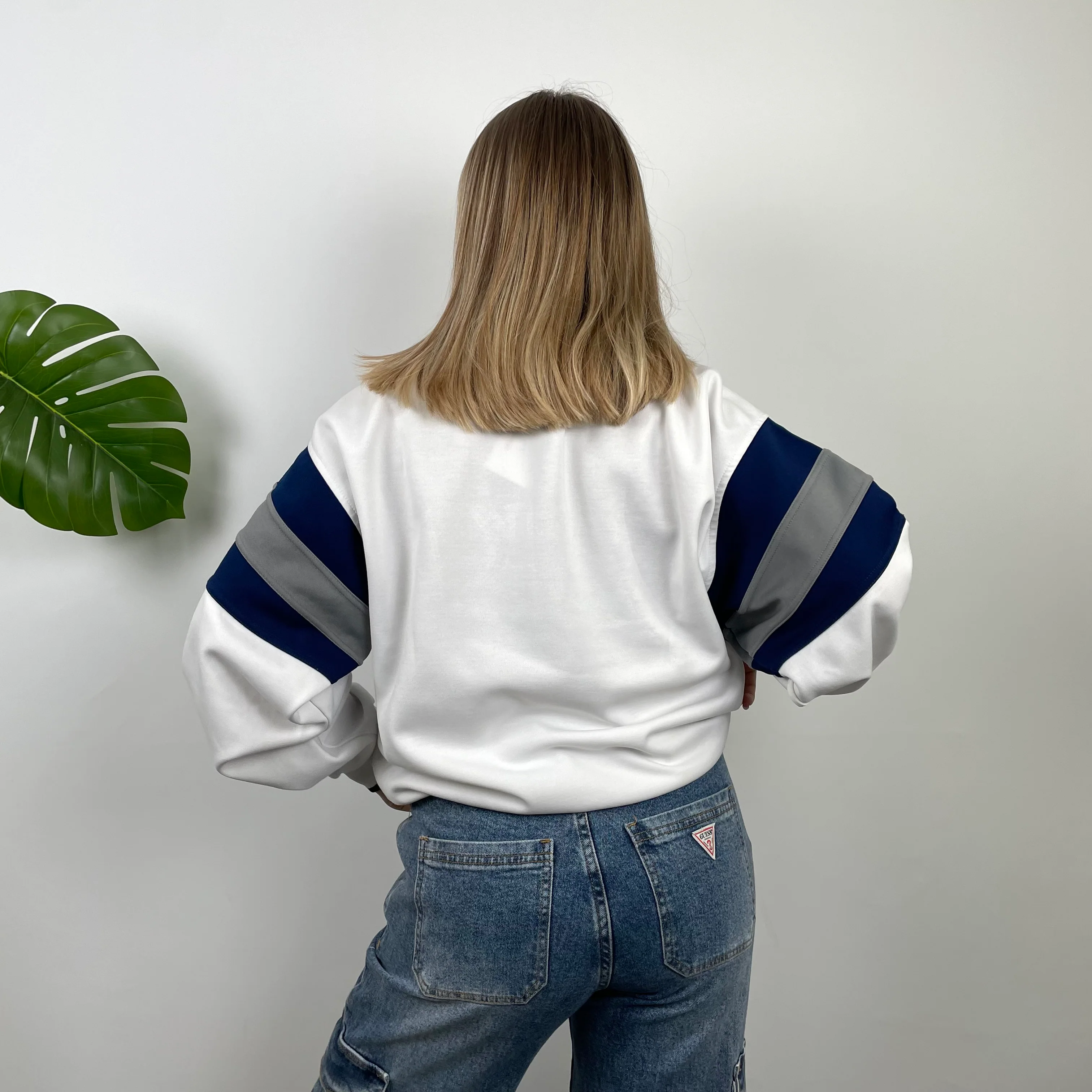 Nike White Embroidered Spell Out Sweatshirt (S) - Image 4