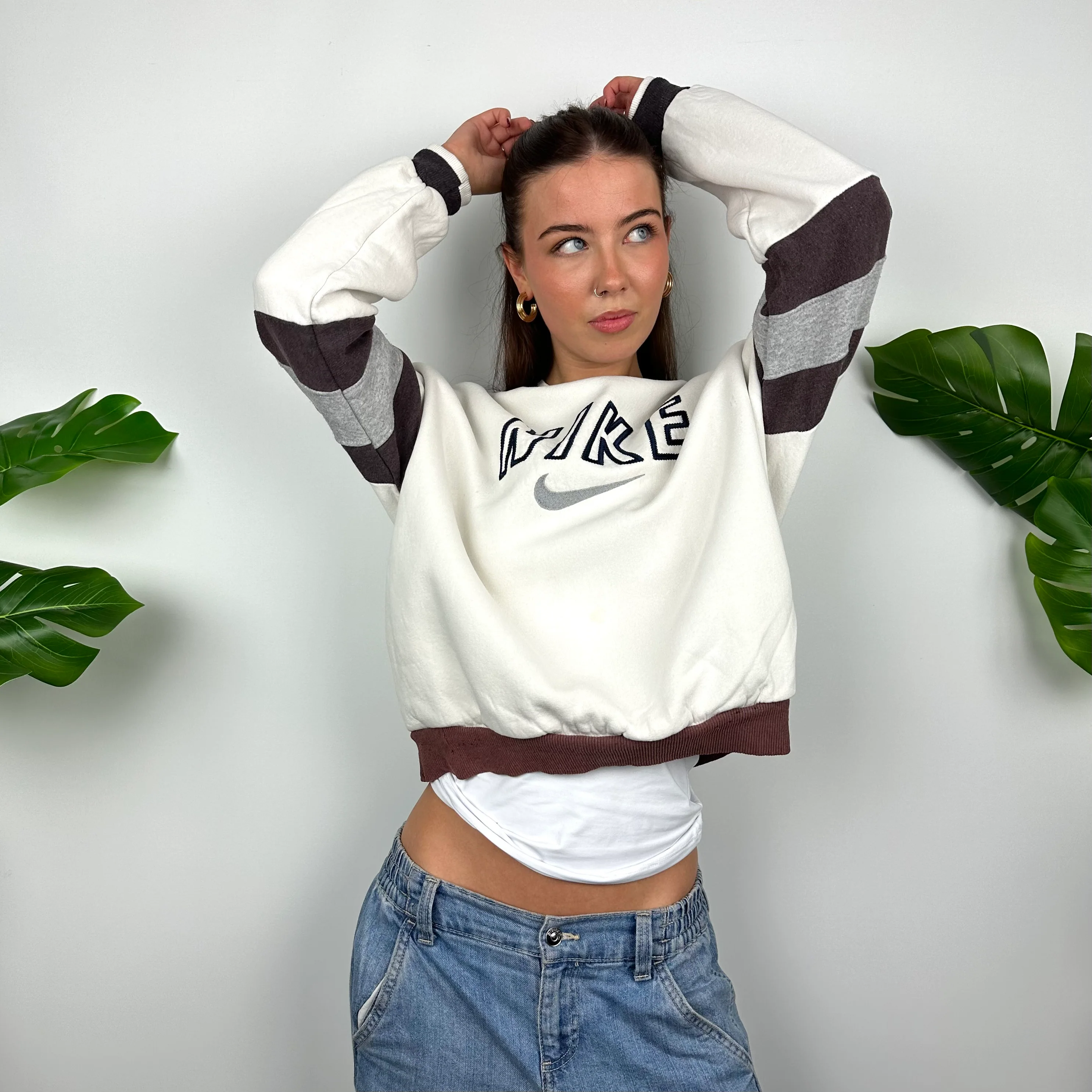 Nike White Embroidered Spell Out Sweatshirt (S) - Image 5