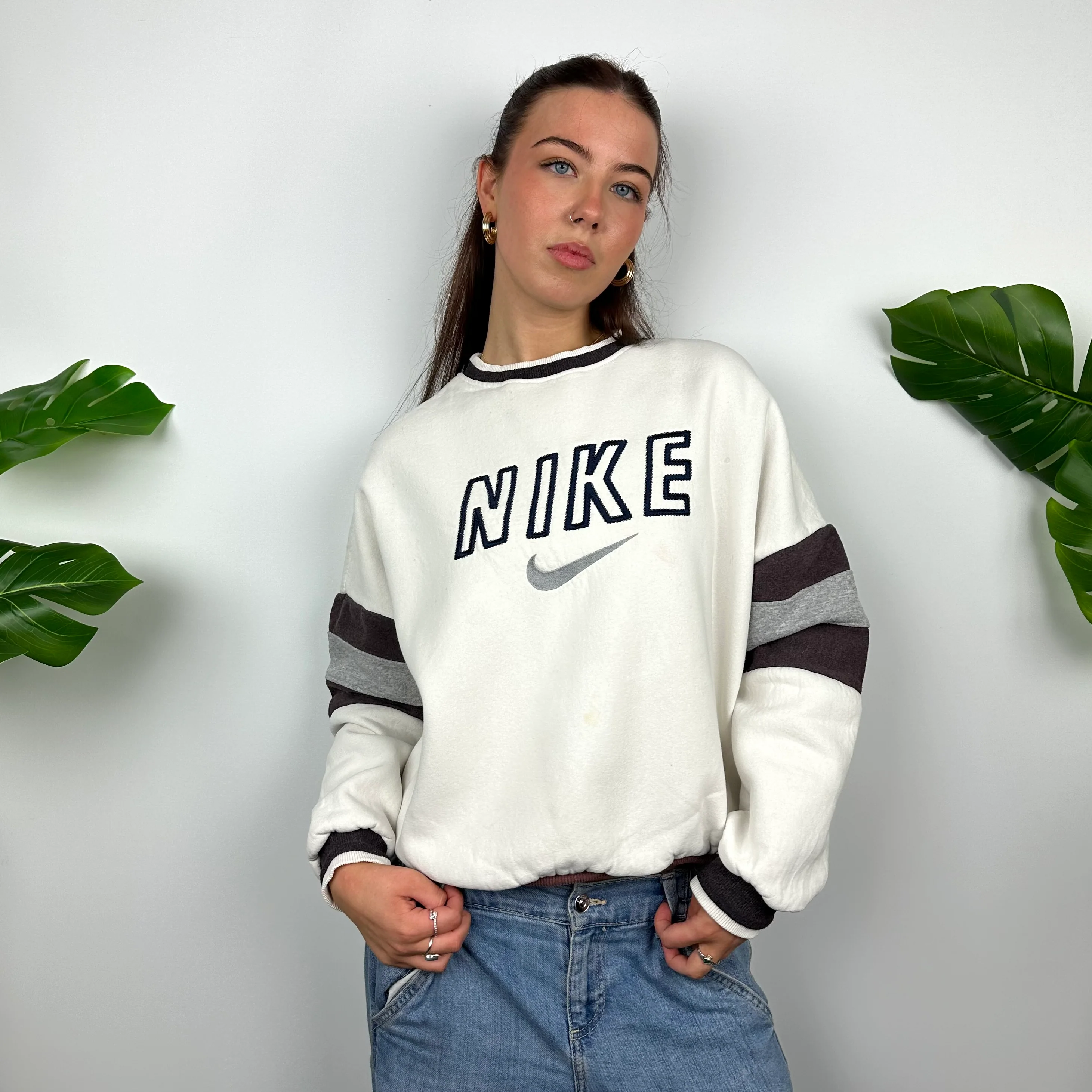Nike White Embroidered Spell Out Sweatshirt (S) - Image 7