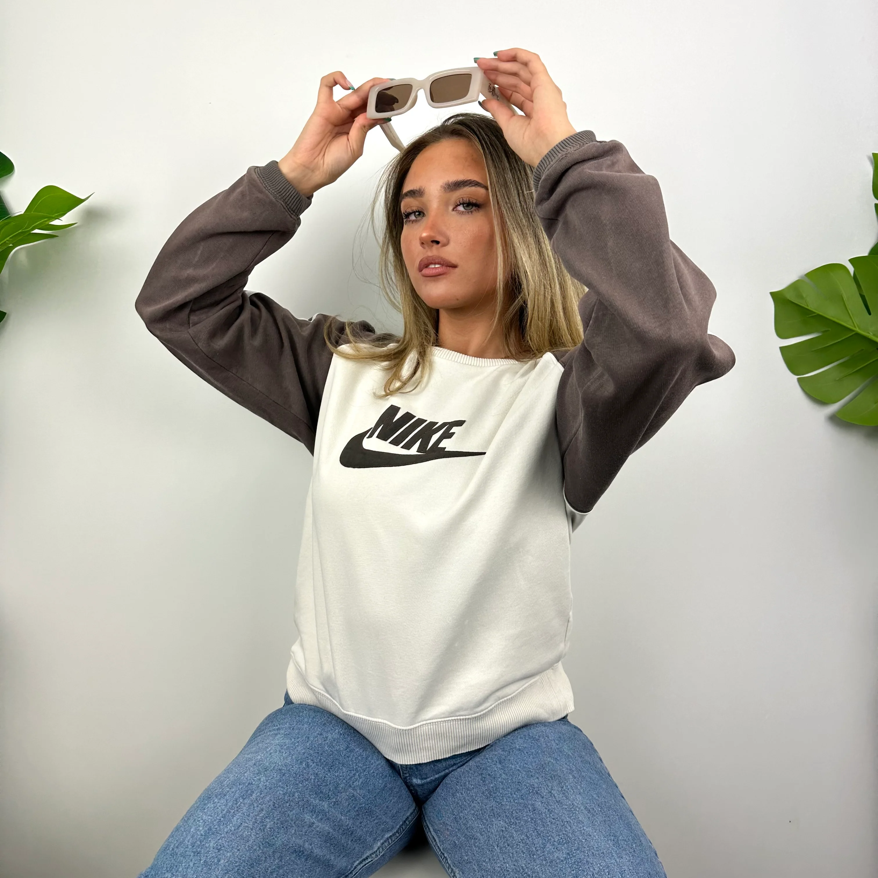 Nike White Embroidered Spell Out Sweatshirt (S) - Image 2