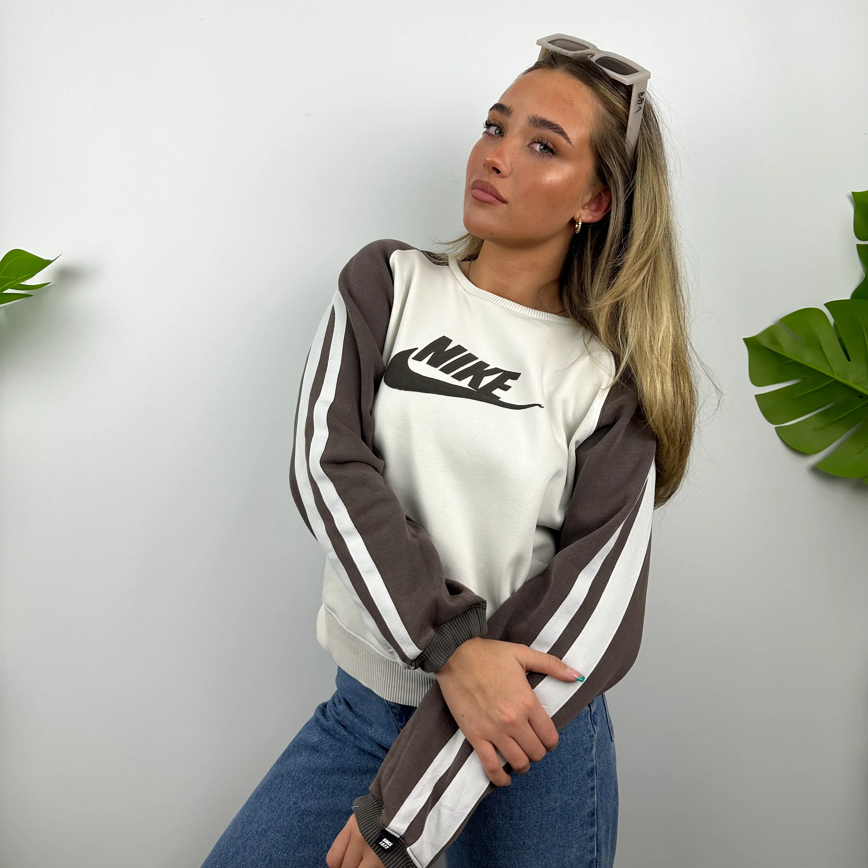 Nike White Embroidered Spell Out Sweatshirt (S) - Image 6