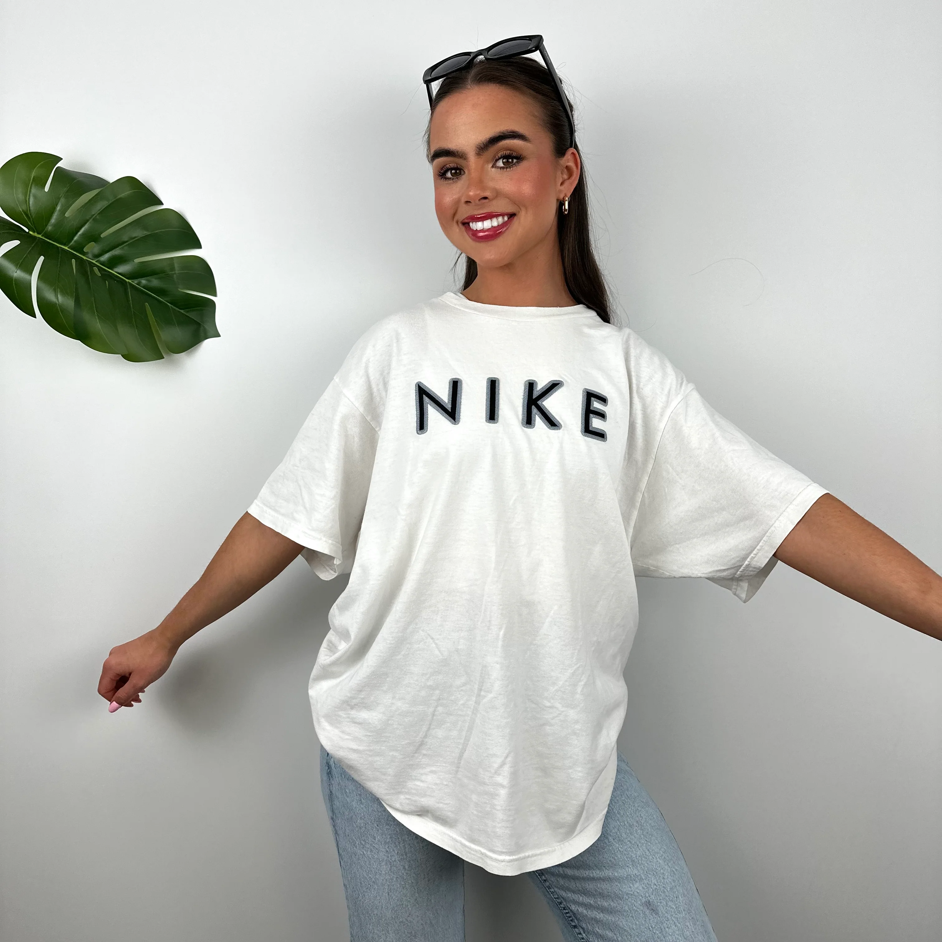 Nike White Embroidered Spell Out T Shirt (M) - Image 3