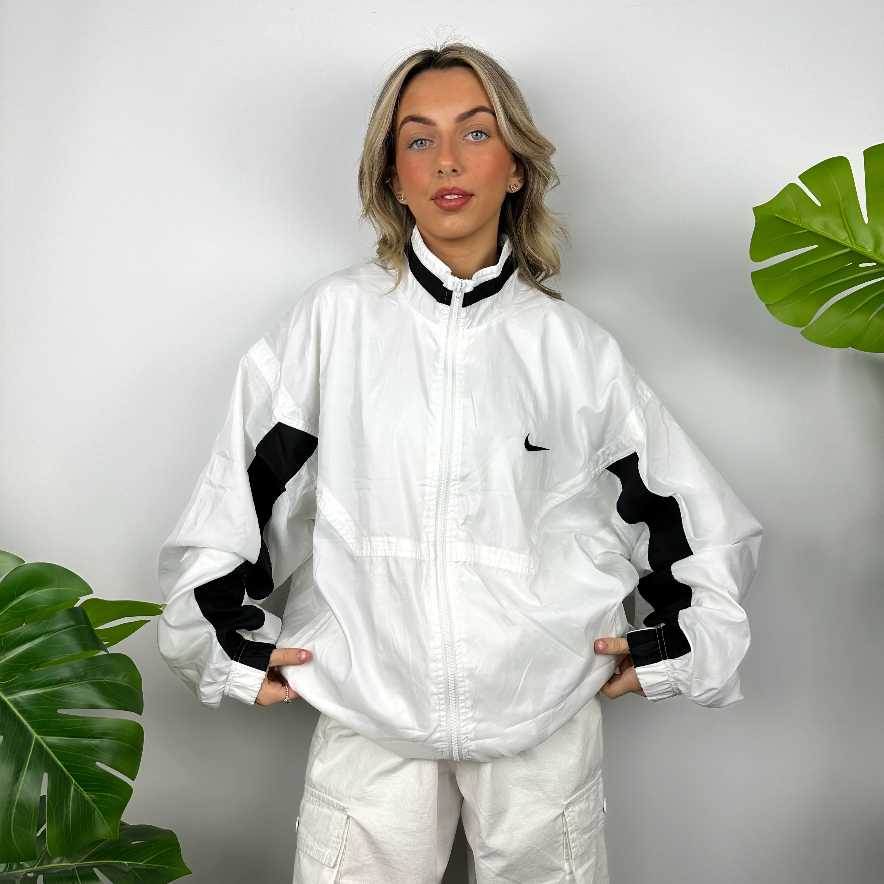 Nike White Embroidered Spell Out Windbreaker Jacket (XXL) - Image 4