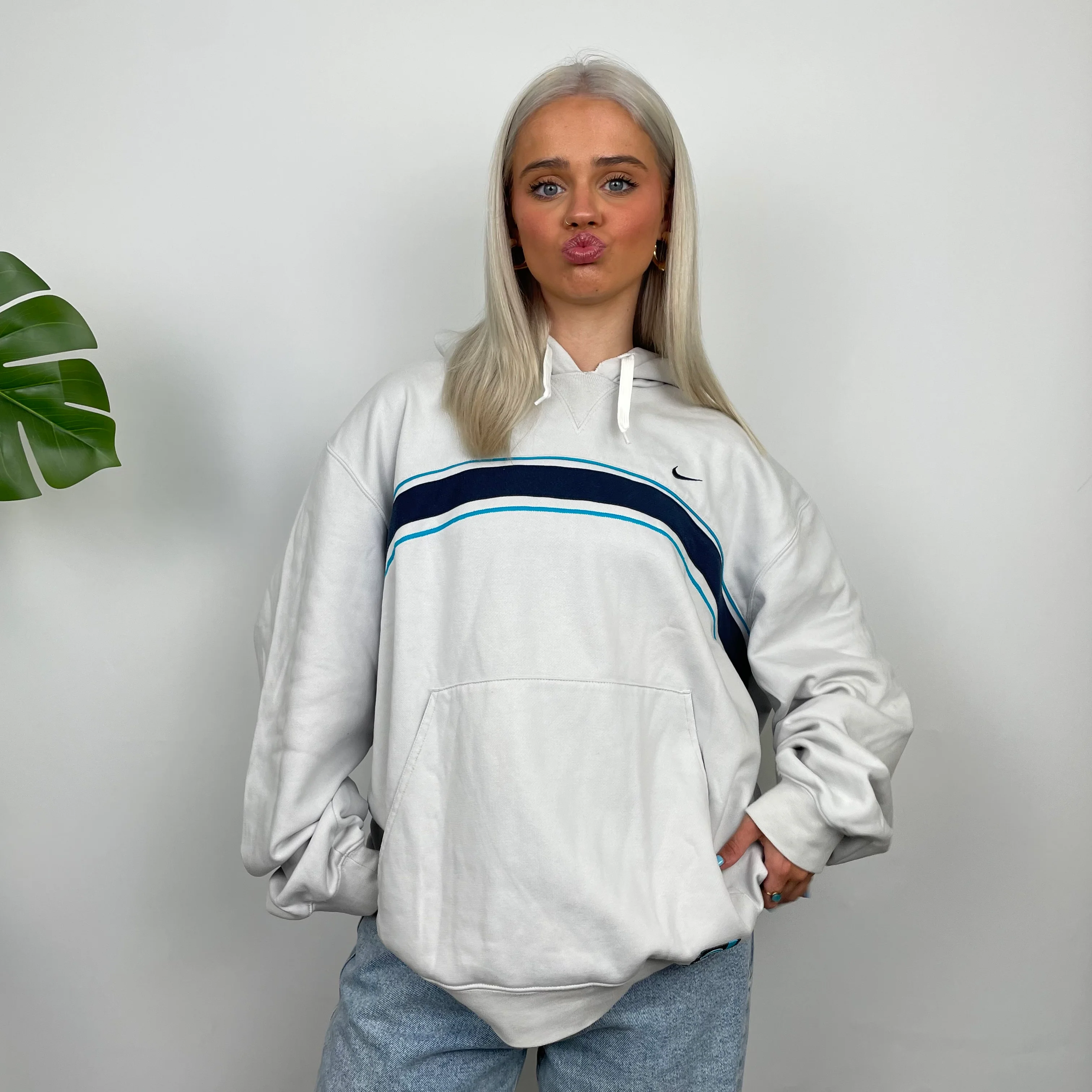 Nike White Embroidered Swoosh Hoodie (XL) - Image 2