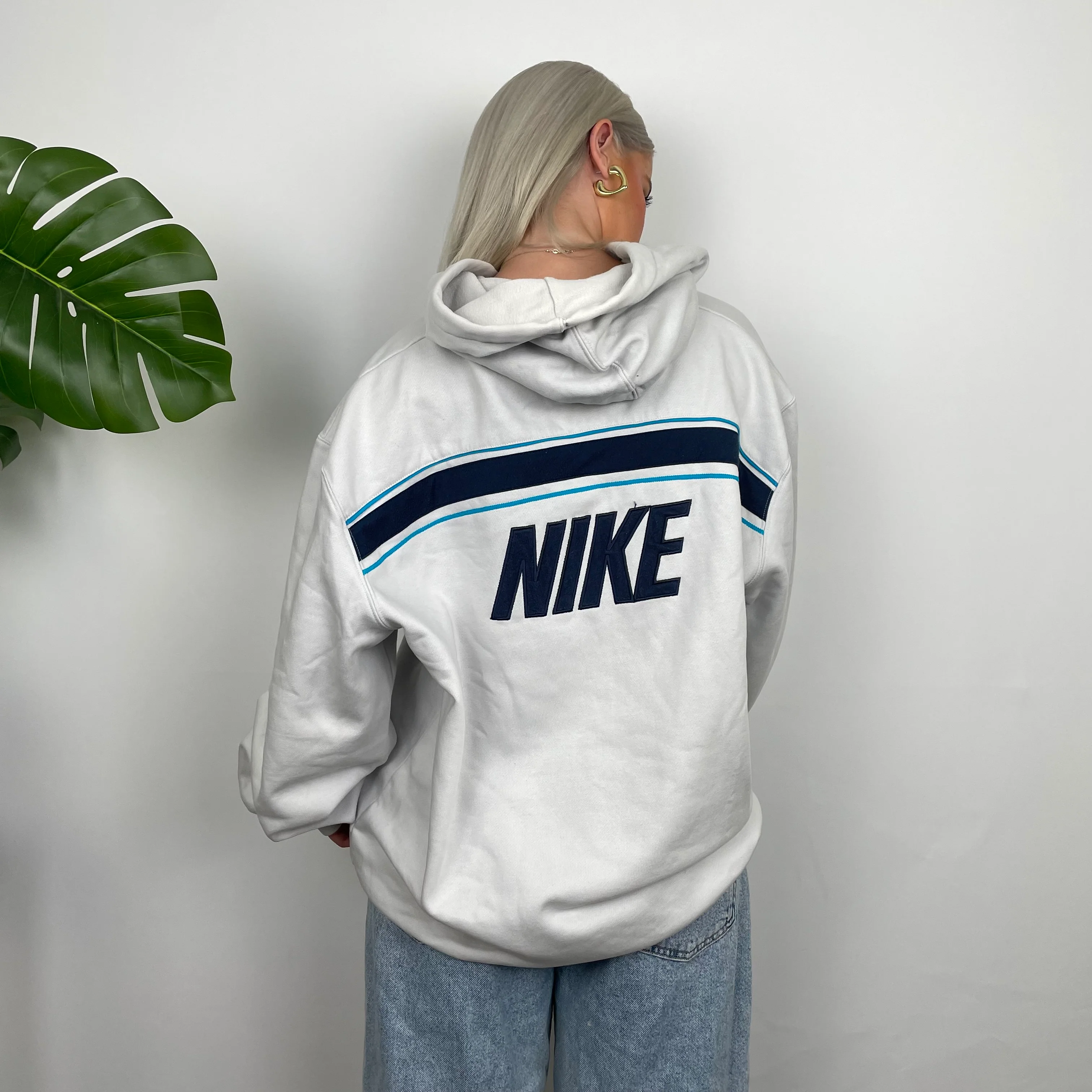 Nike White Embroidered Swoosh Hoodie (XL) - Image 3