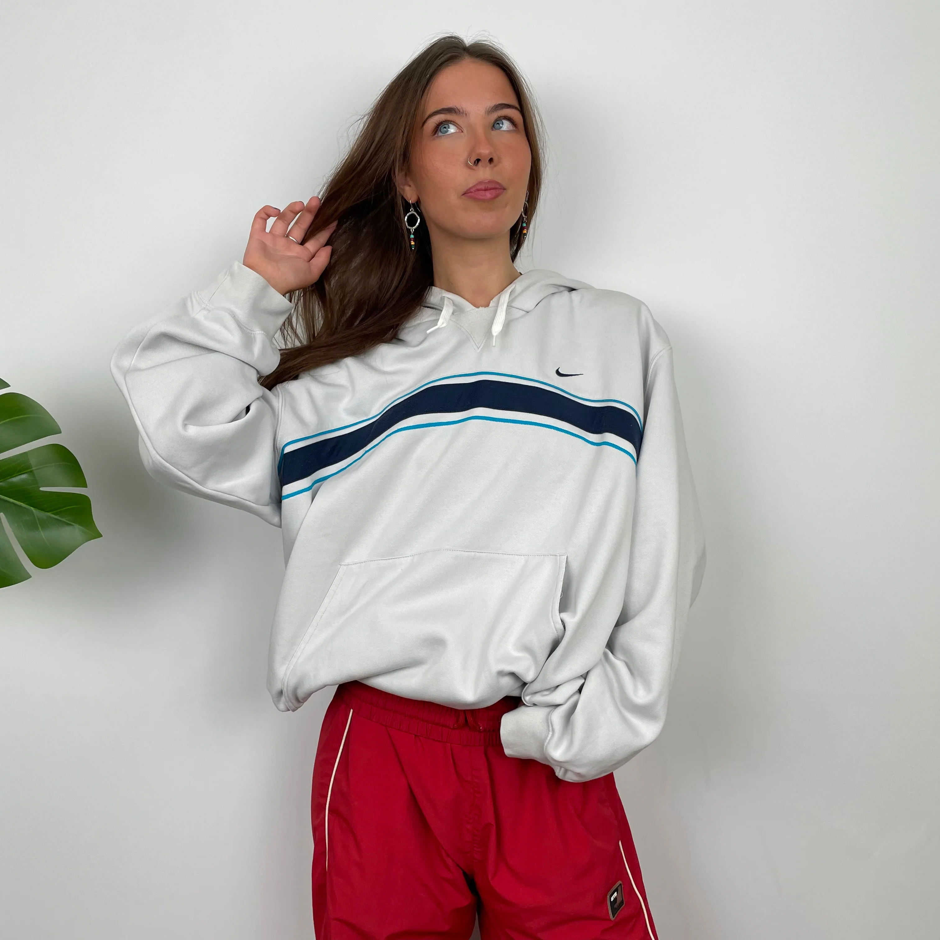 Nike White Embroidered Swoosh Hoodie (XL) - Image 2