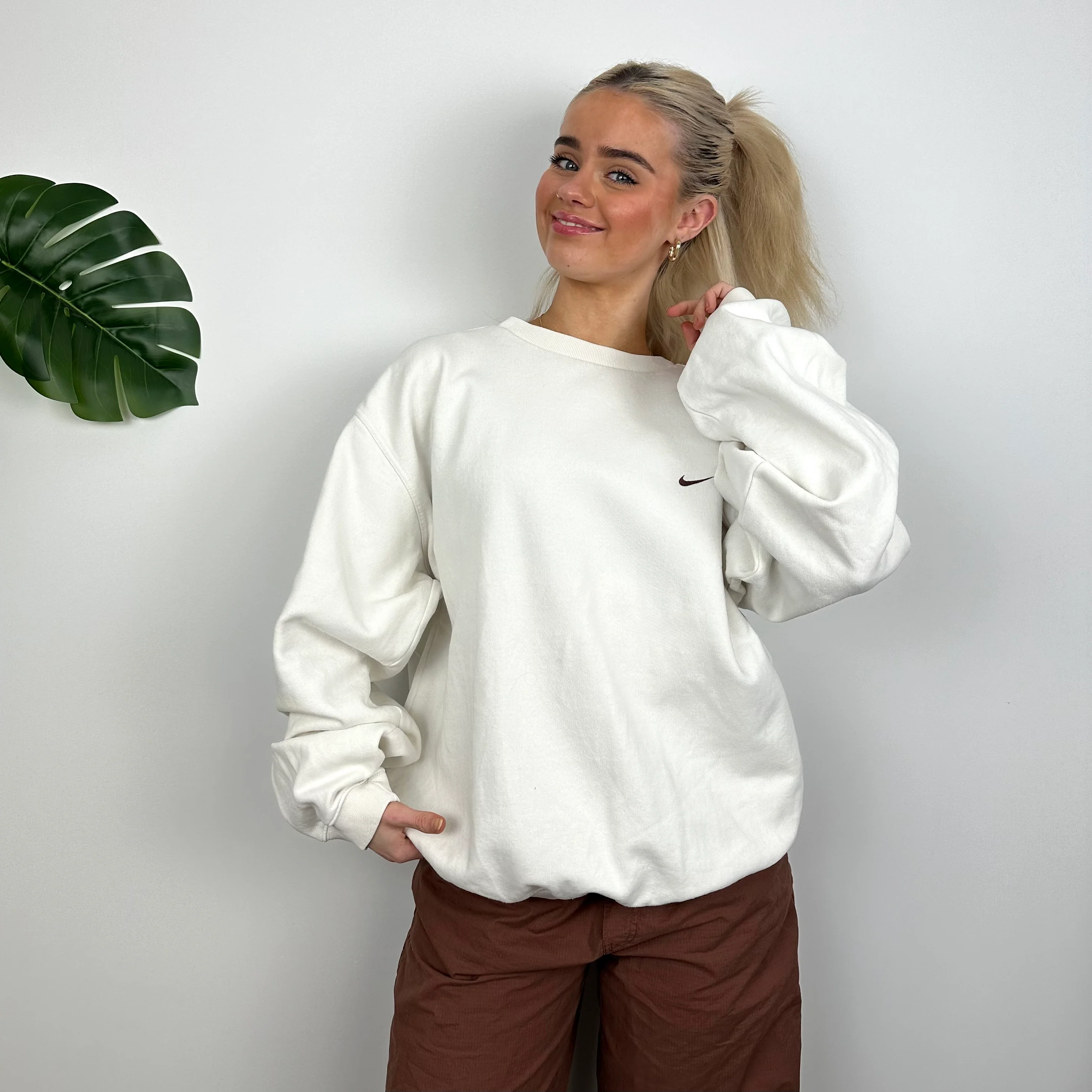 Nike White Embroidered Swoosh Sweatshirt (L) - Image 2
