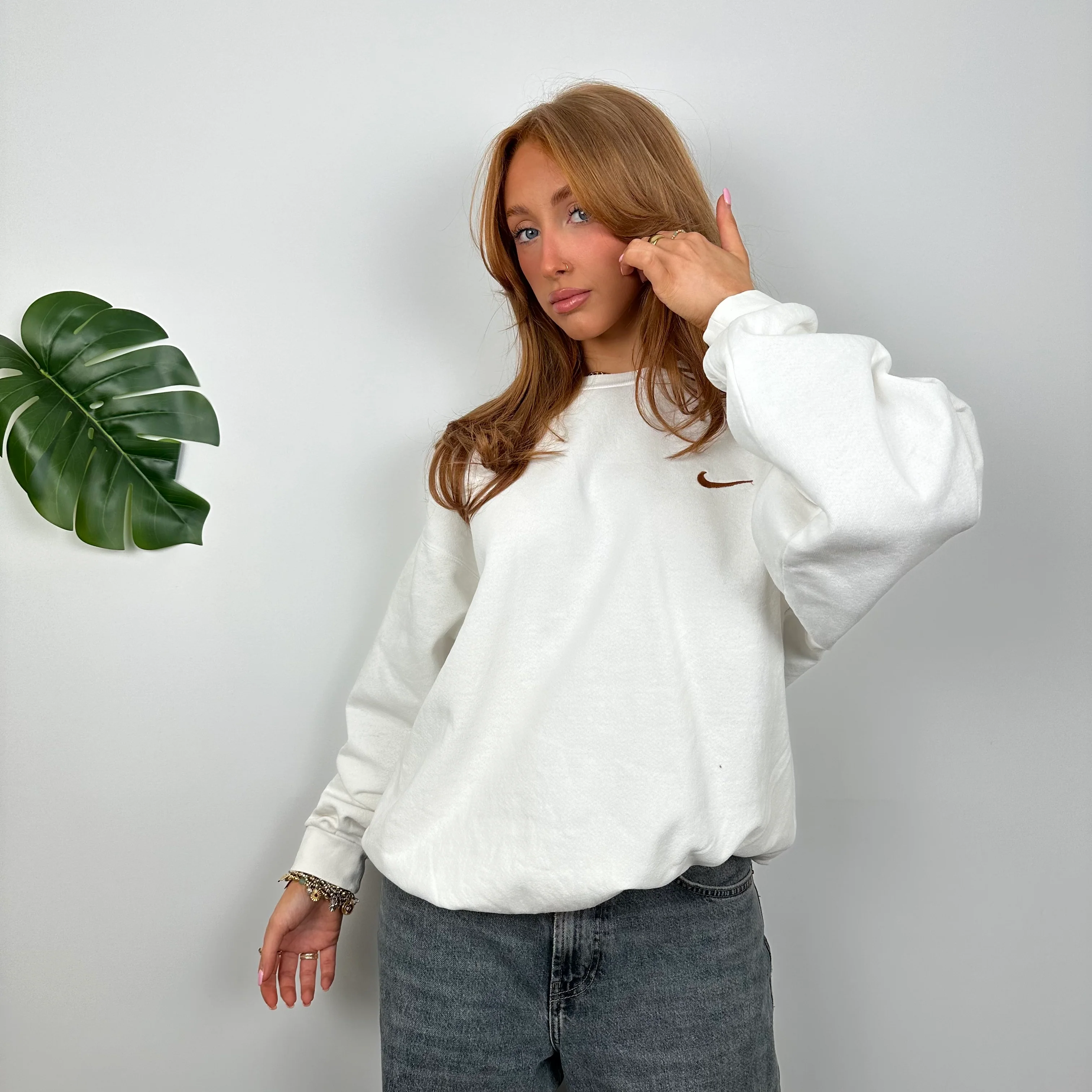 Nike White Embroidered Swoosh Sweatshirt (M) - Image 2