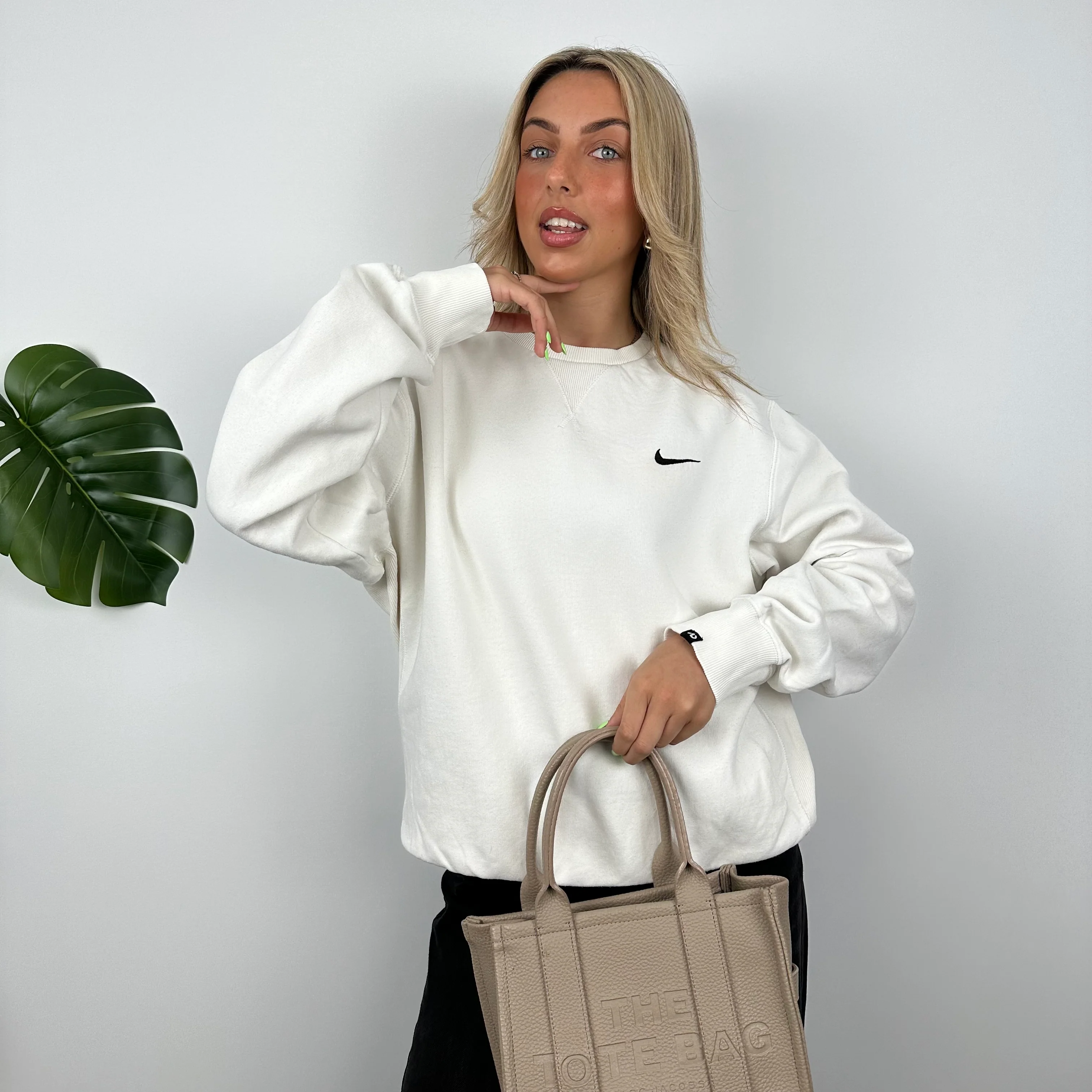Nike White Embroidered Swoosh Sweatshirt (L) - Image 4