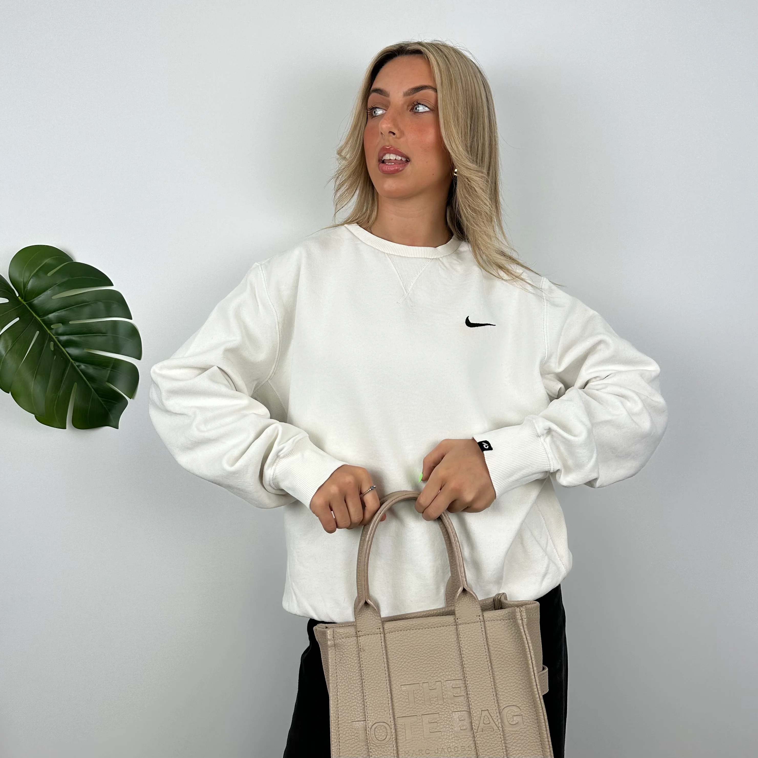 Nike White Embroidered Swoosh Sweatshirt (L) - Image 5