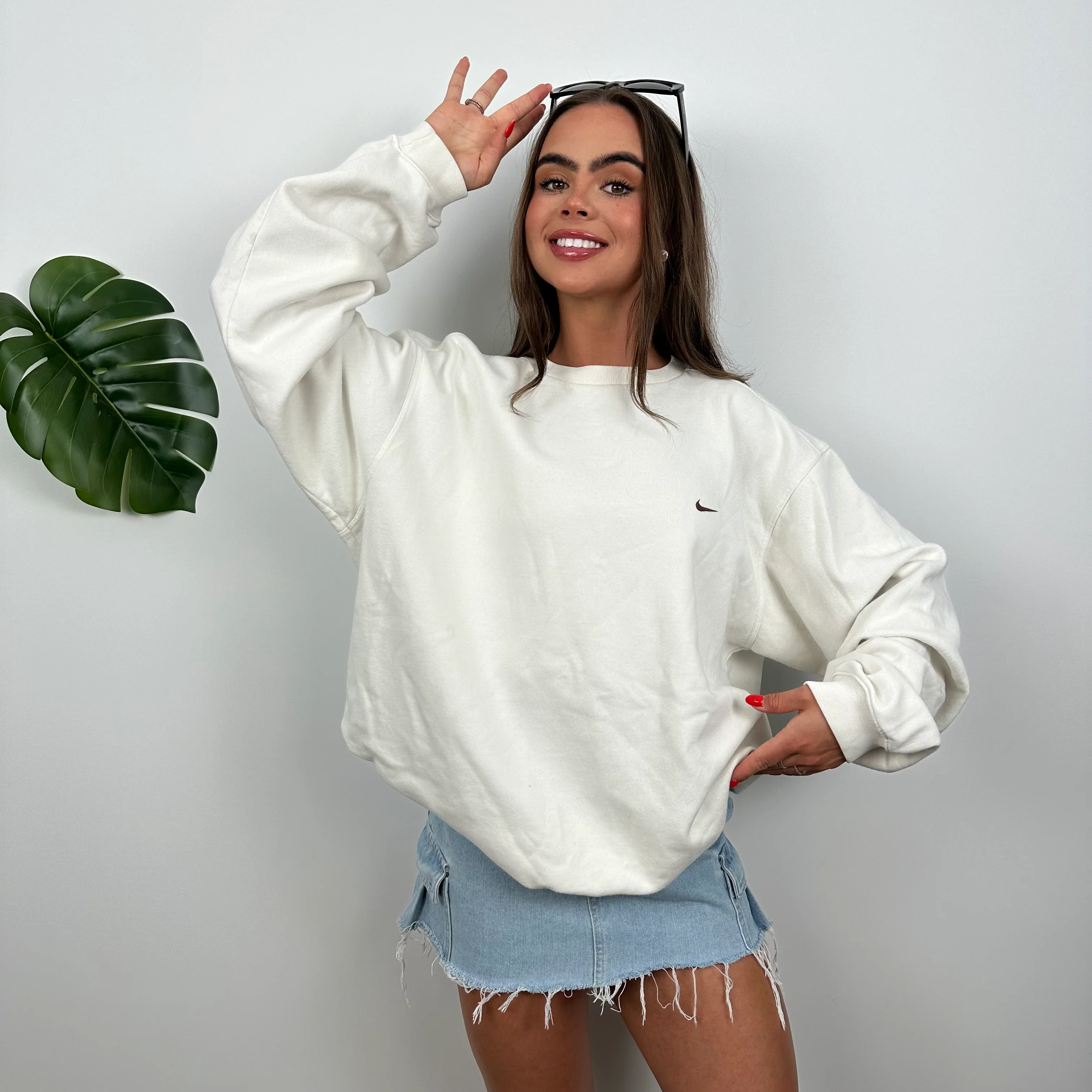 Nike White Embroidered Swoosh Sweatshirt (L) - Image 3