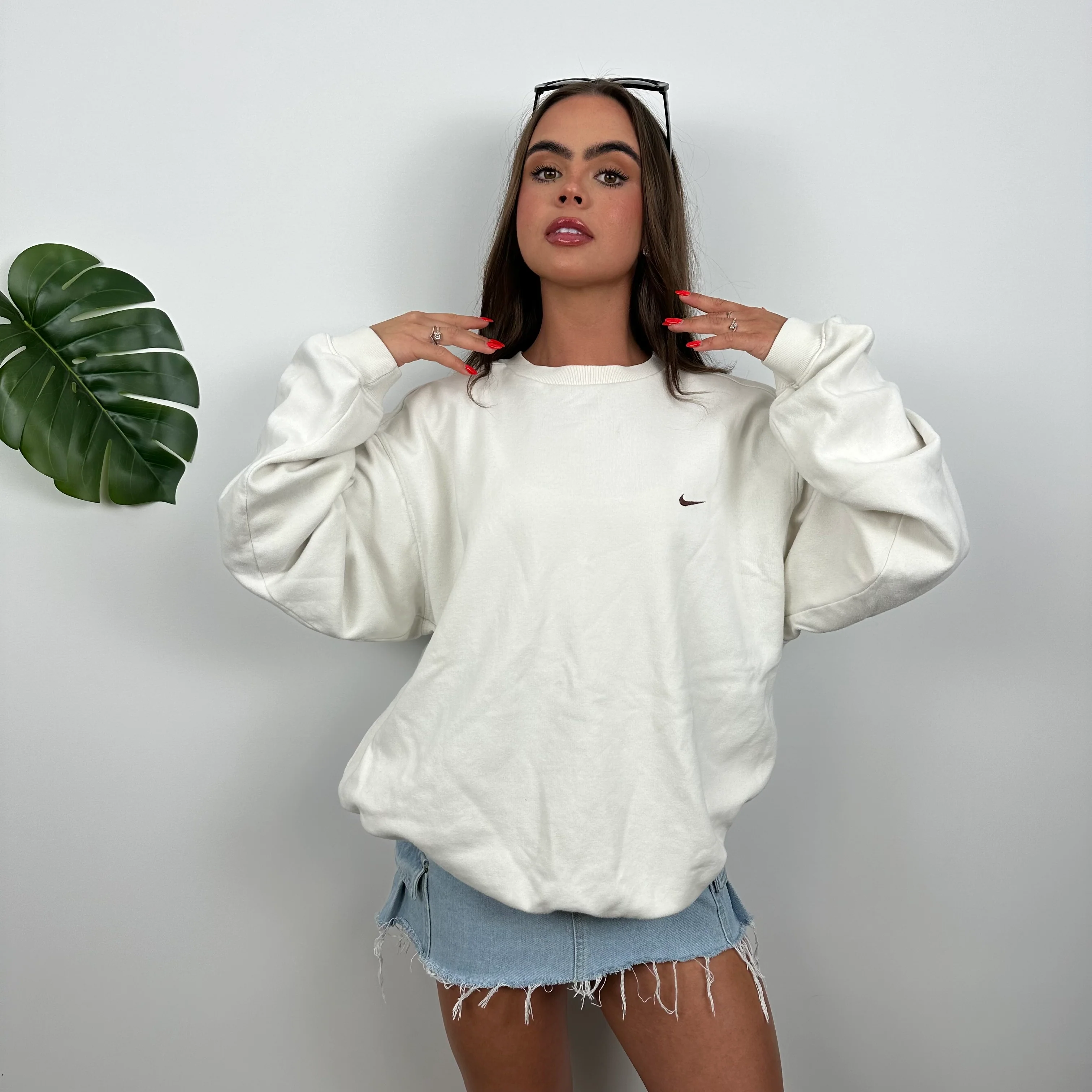 Nike White Embroidered Swoosh Sweatshirt (L) - Image 5