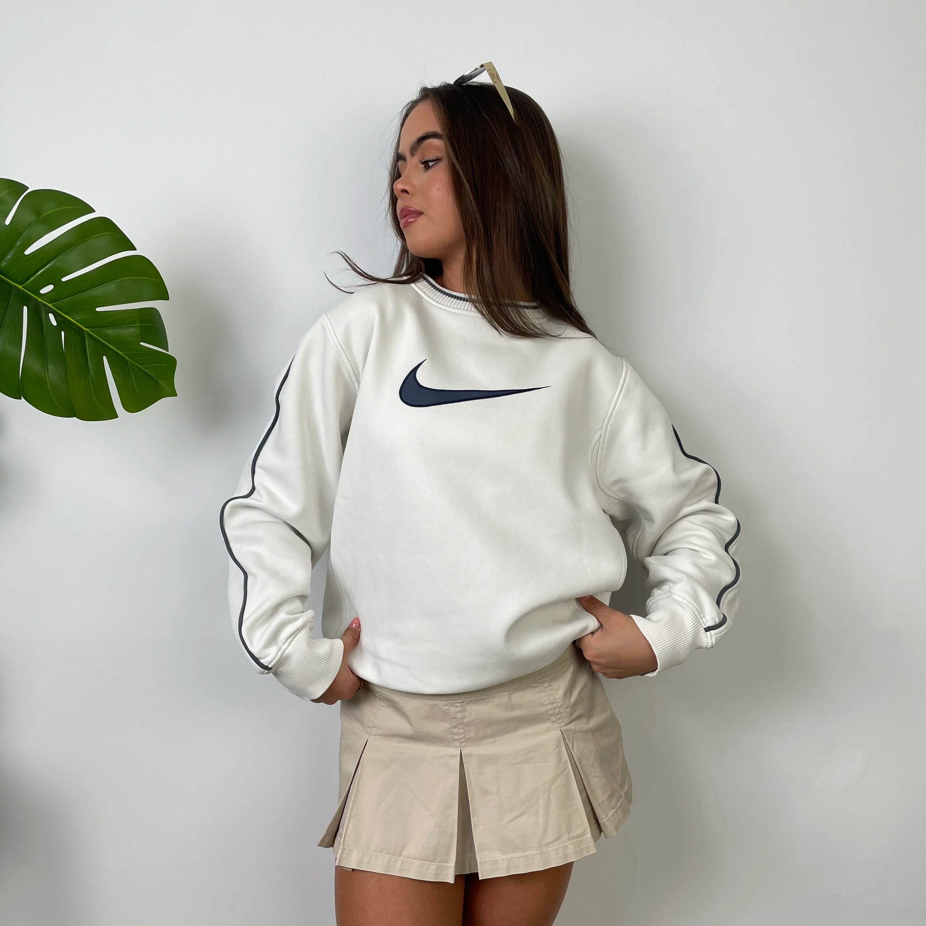 Nike White Embroidered Swoosh Sweatshirt (S) - Image 11