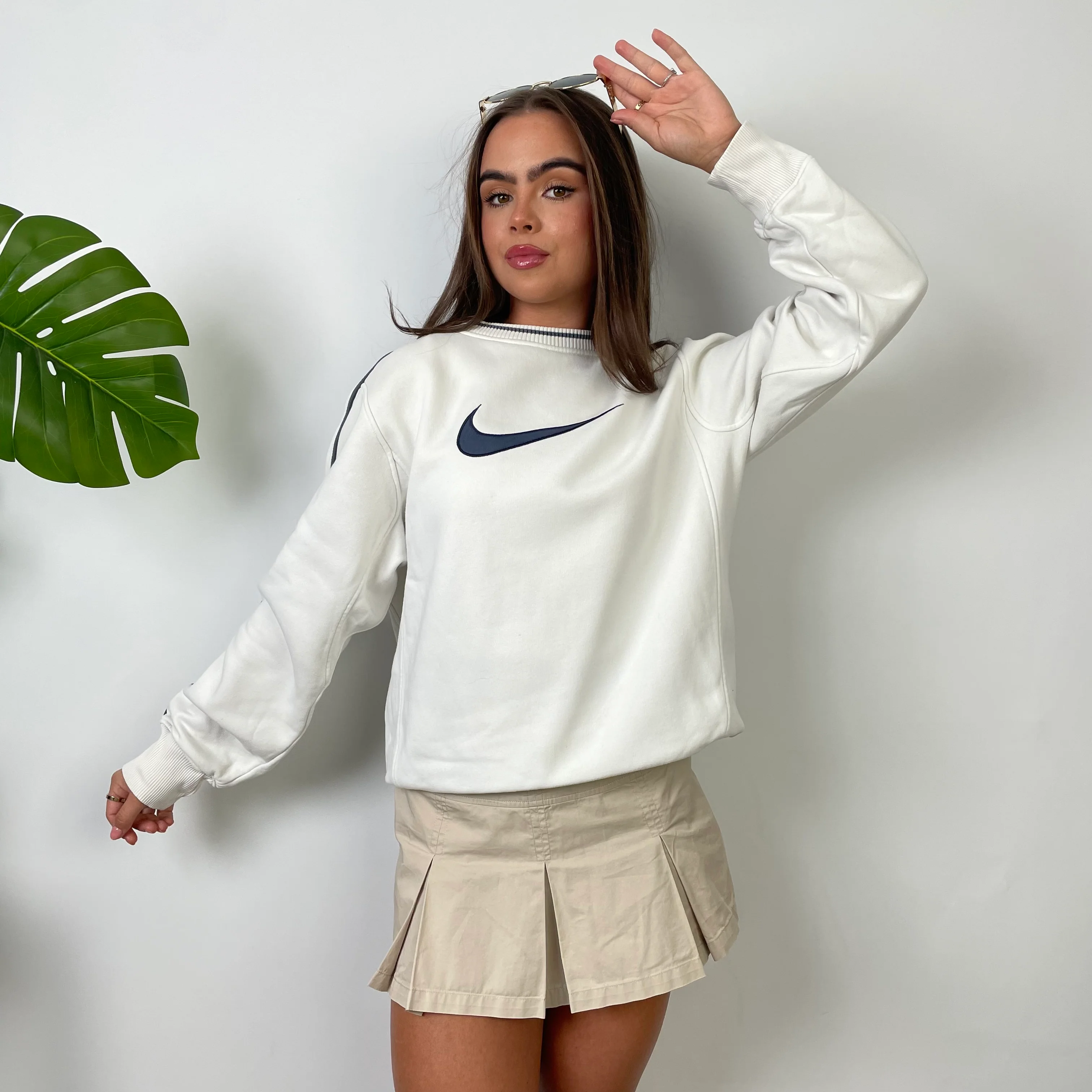 Nike White Embroidered Swoosh Sweatshirt (S) - Image 3